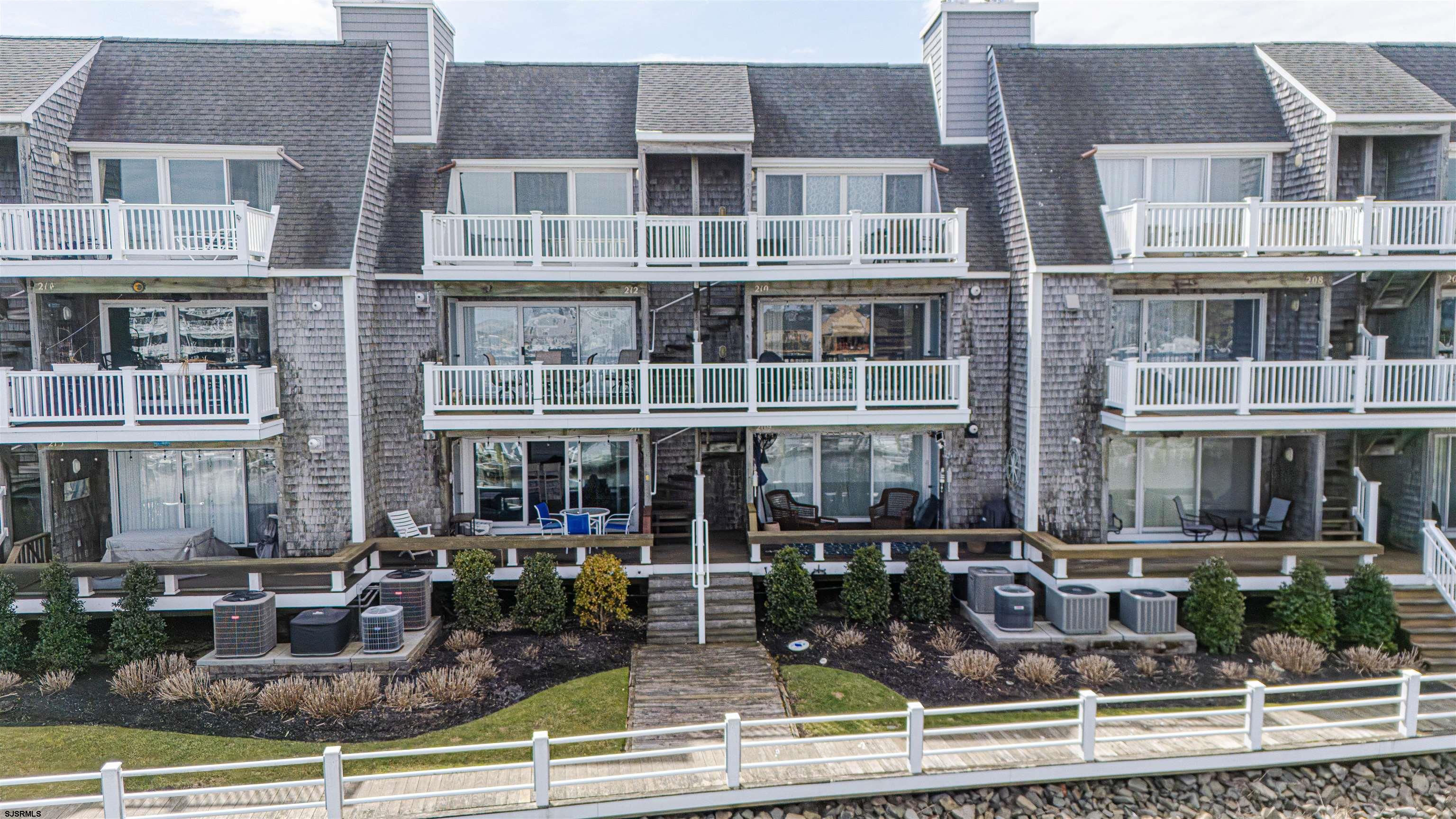 211 Harbour Cove Unit: 5211
