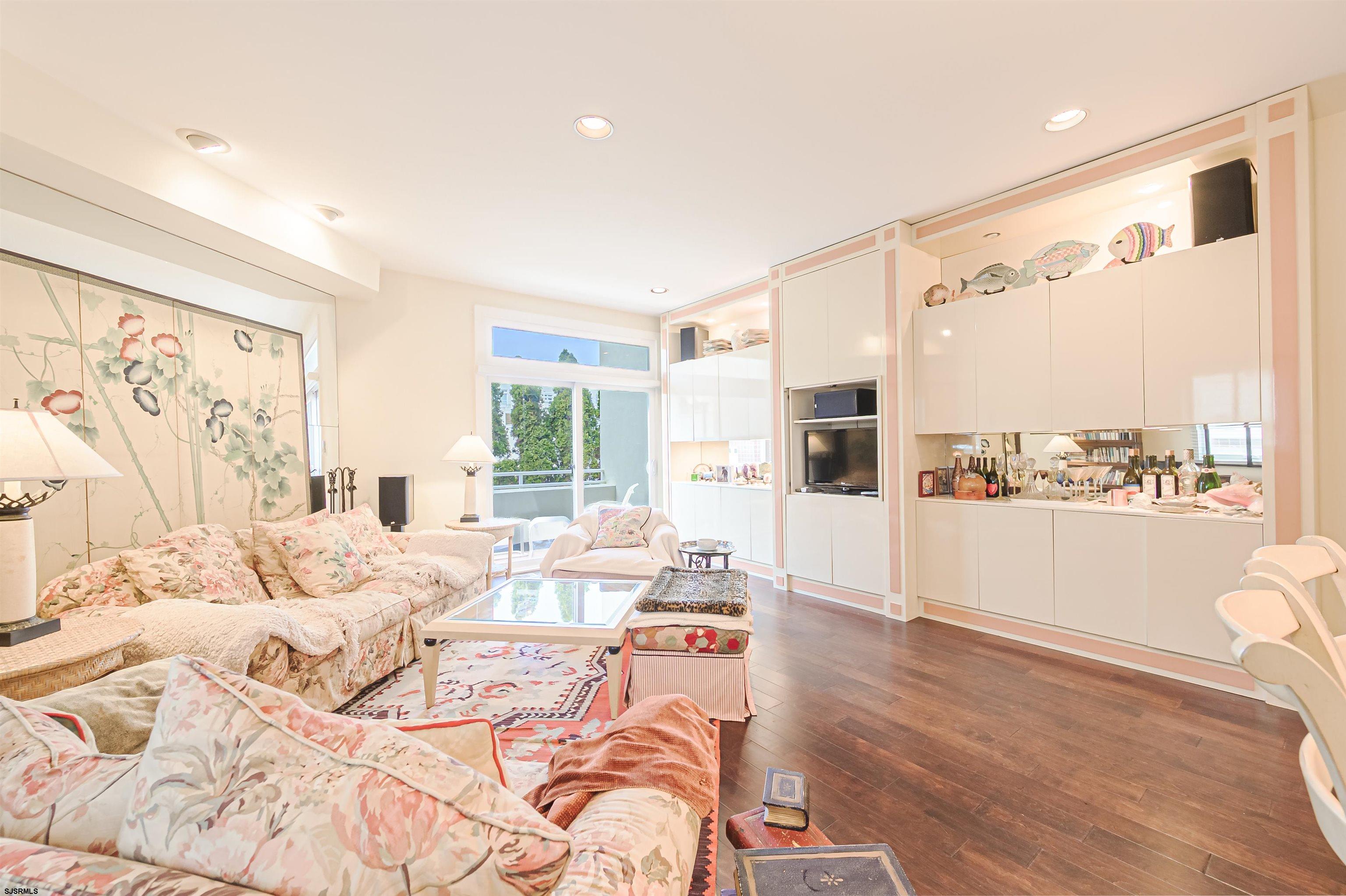 7701 Atlantic Ave Unit: 21