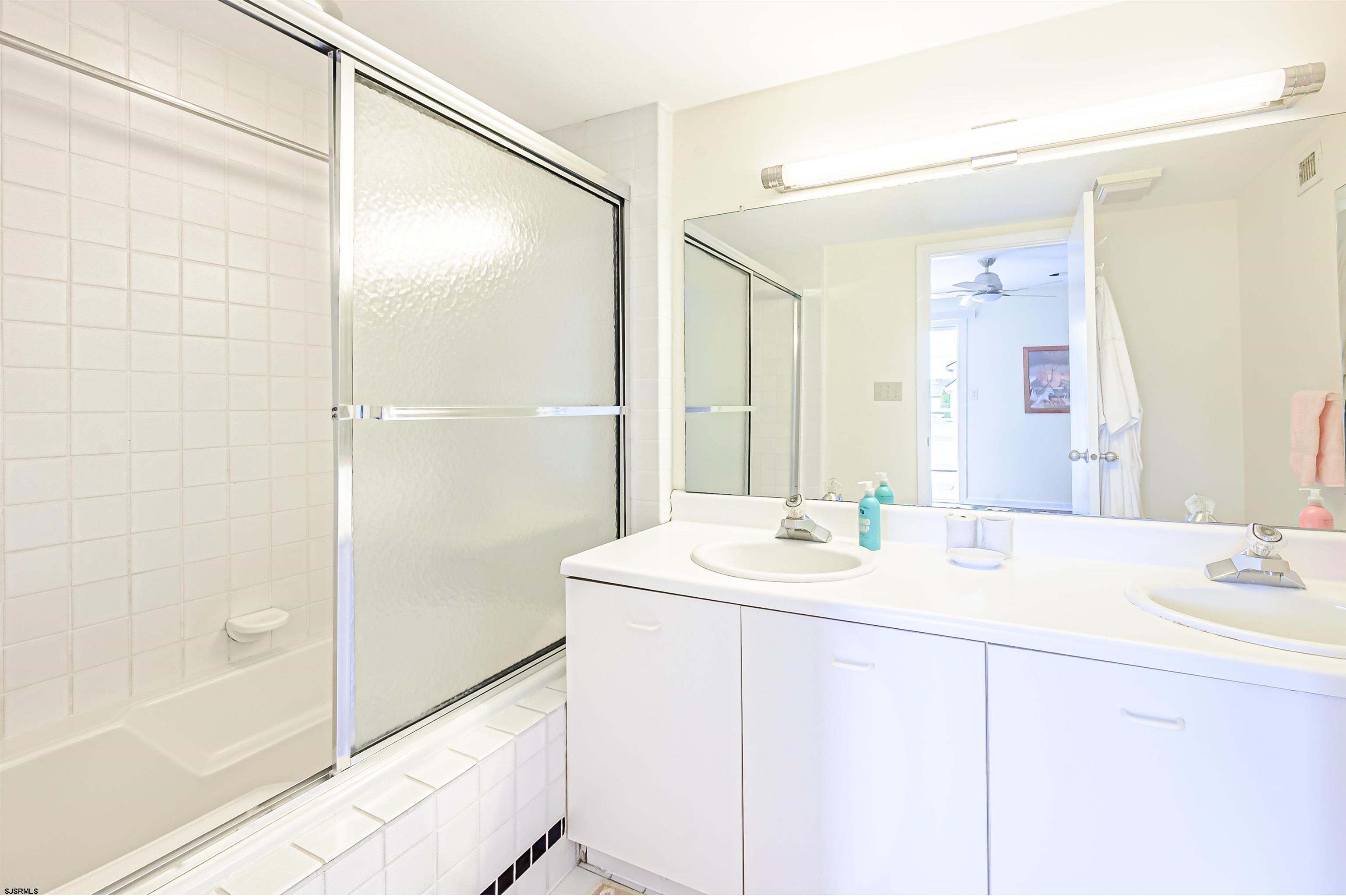 7701 Atlantic Ave Unit: 21