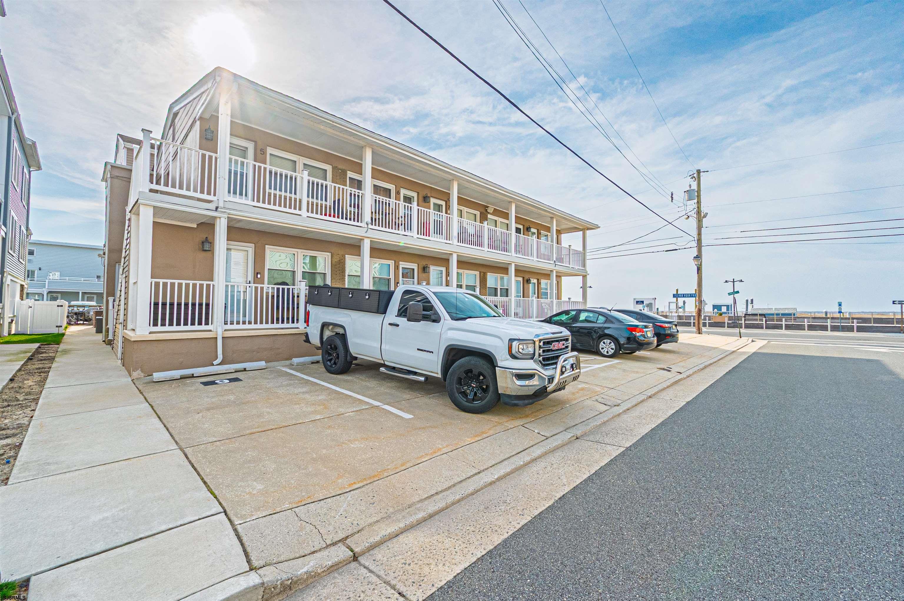 9500 Amherst Ave Unit: B5