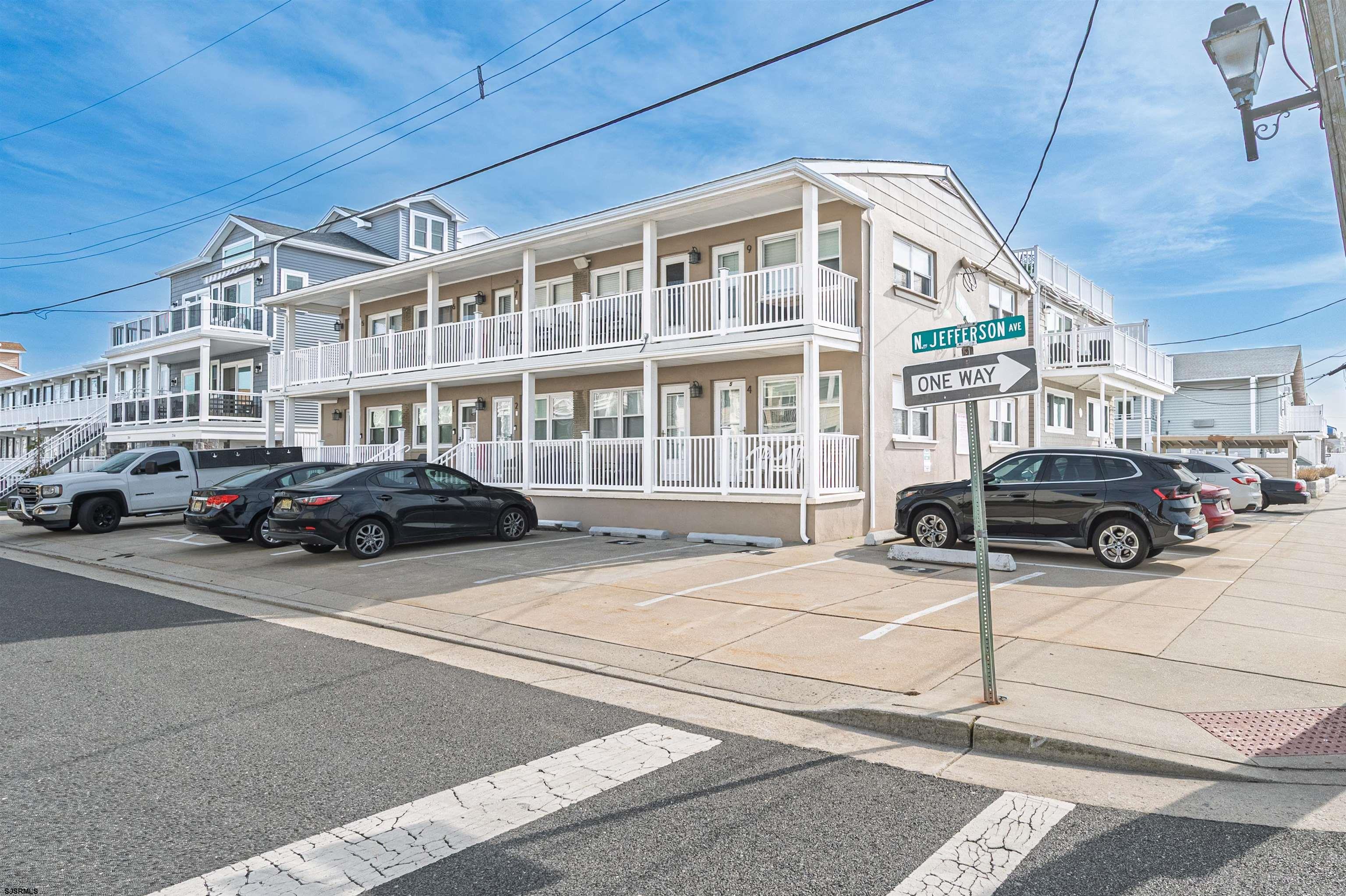 9500 Amherst Ave Unit: B5