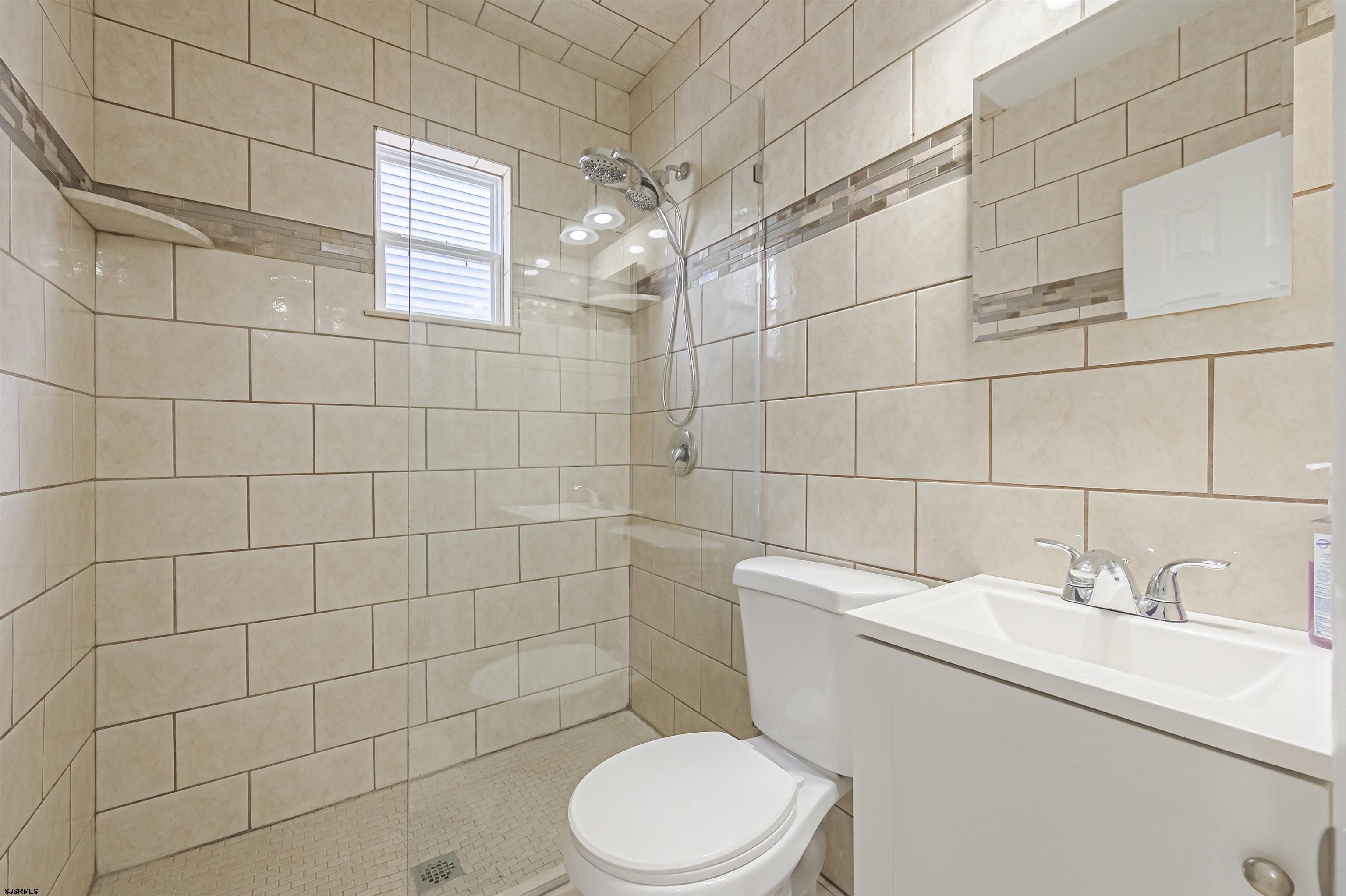 9500 Amherst Ave Unit: B5