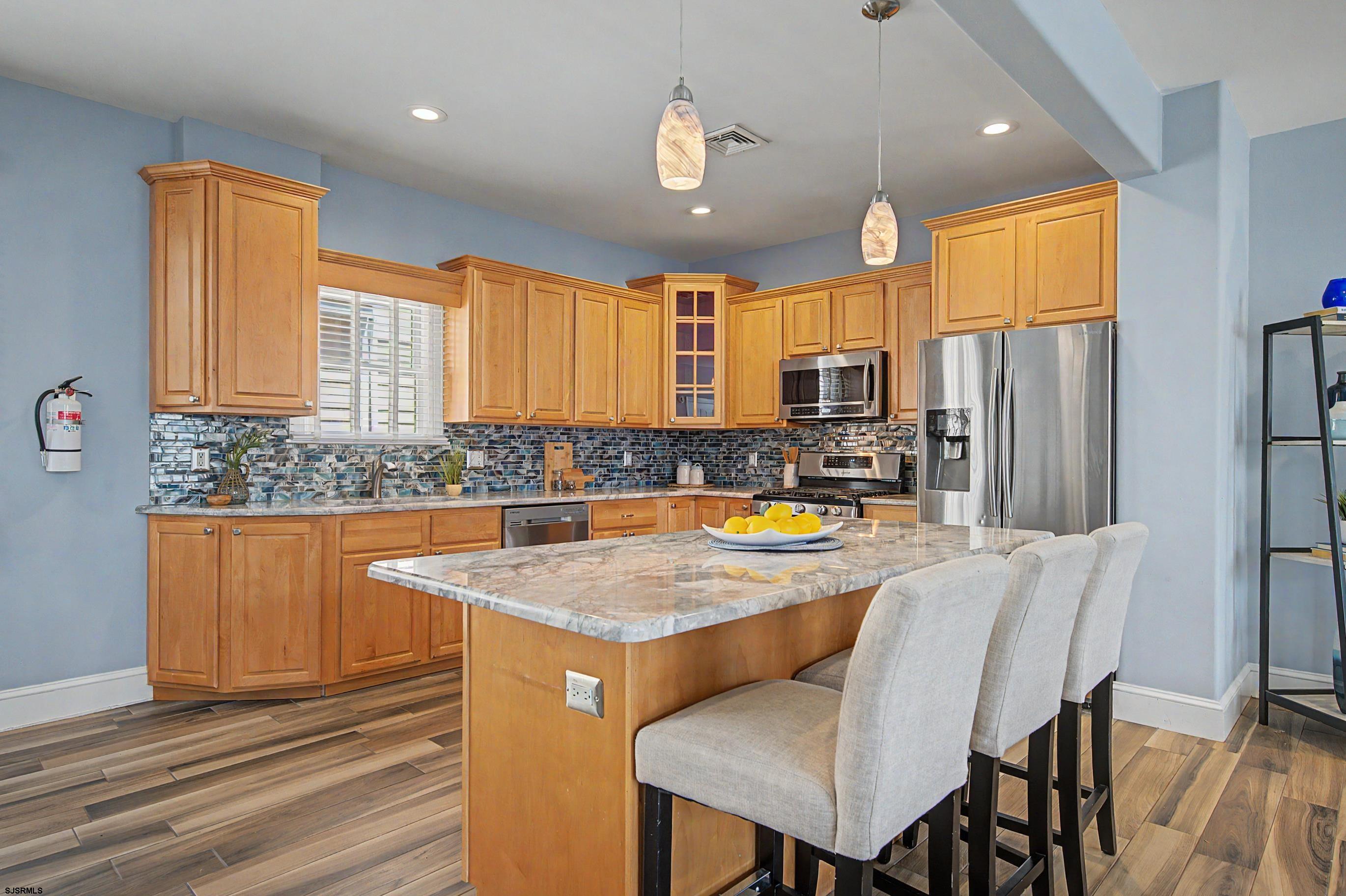 111 N Madison Unit: 2
