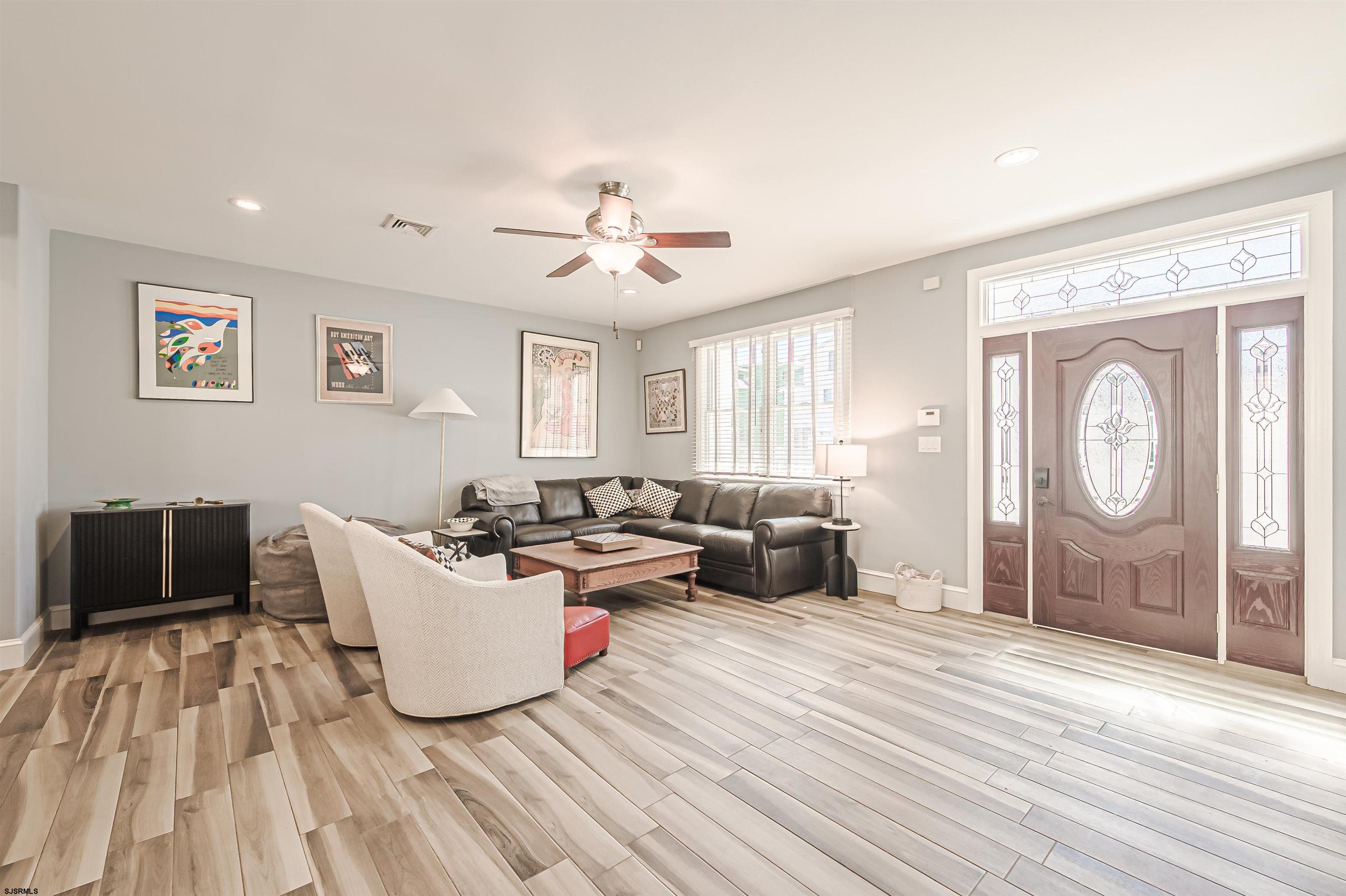 111 N Madison Unit: 2