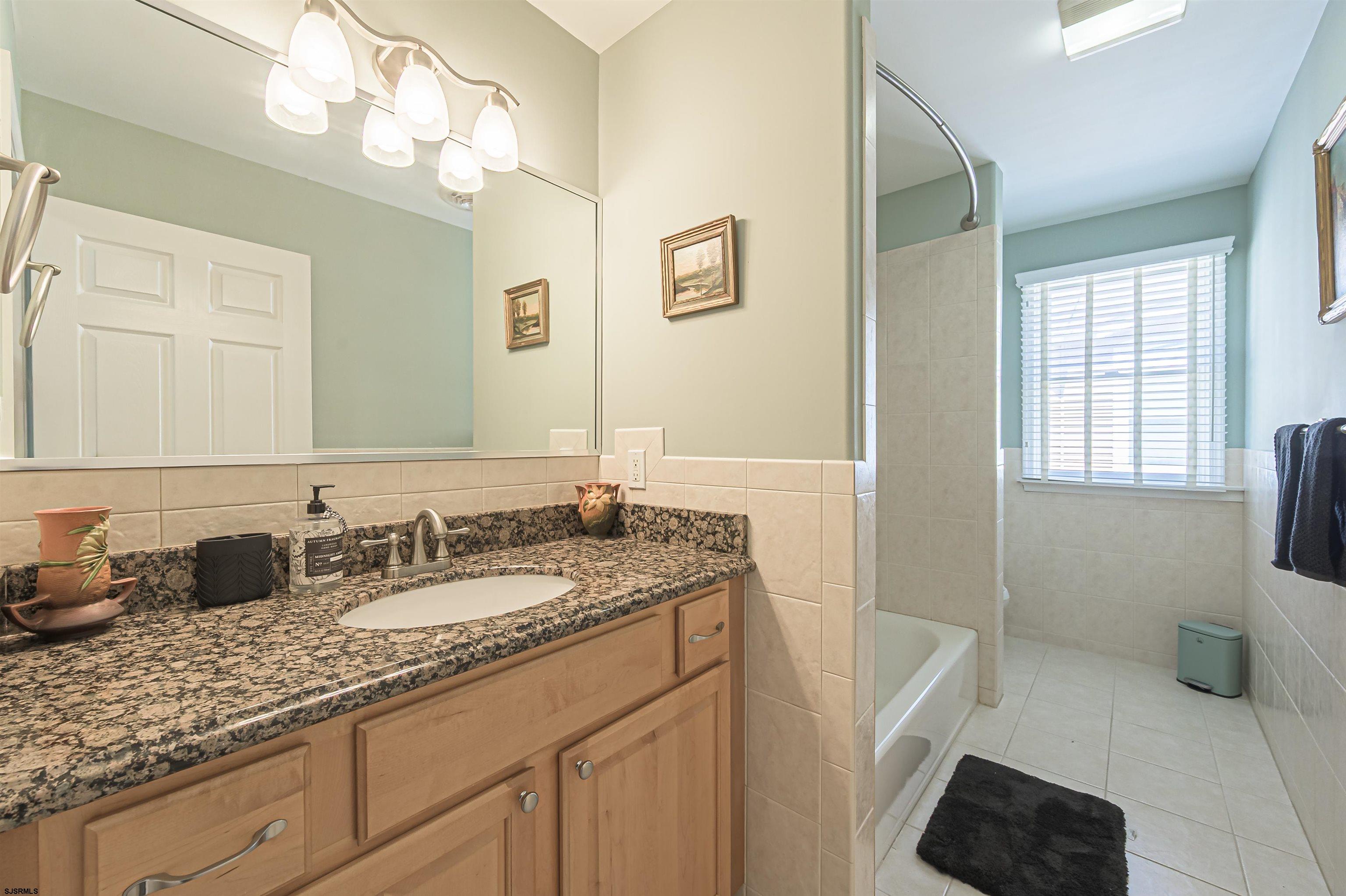 111 N Madison Unit: 2