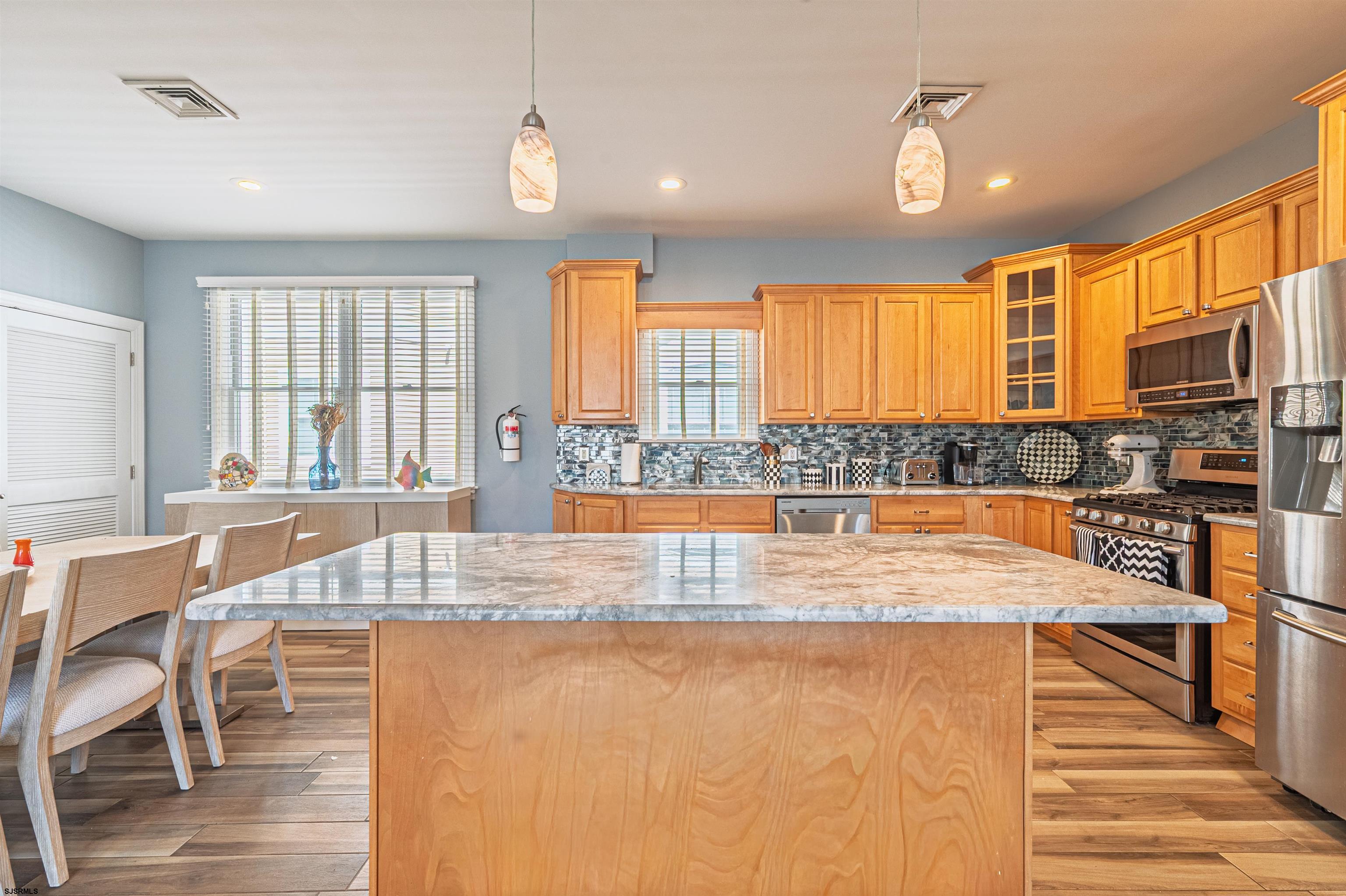 111 N Madison Unit: 2