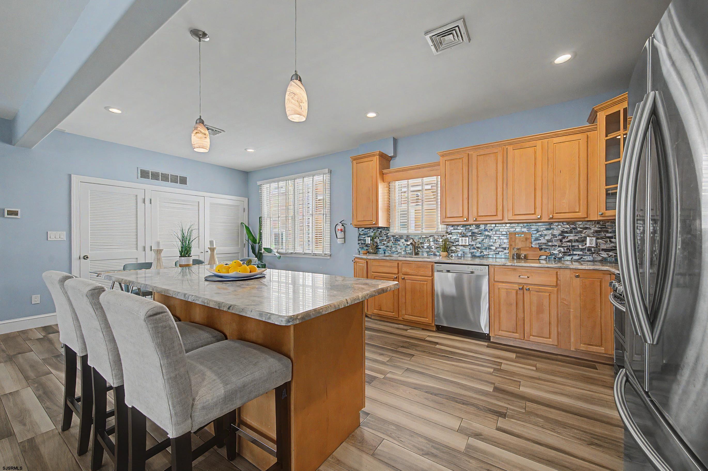 111 N Madison Unit: 2