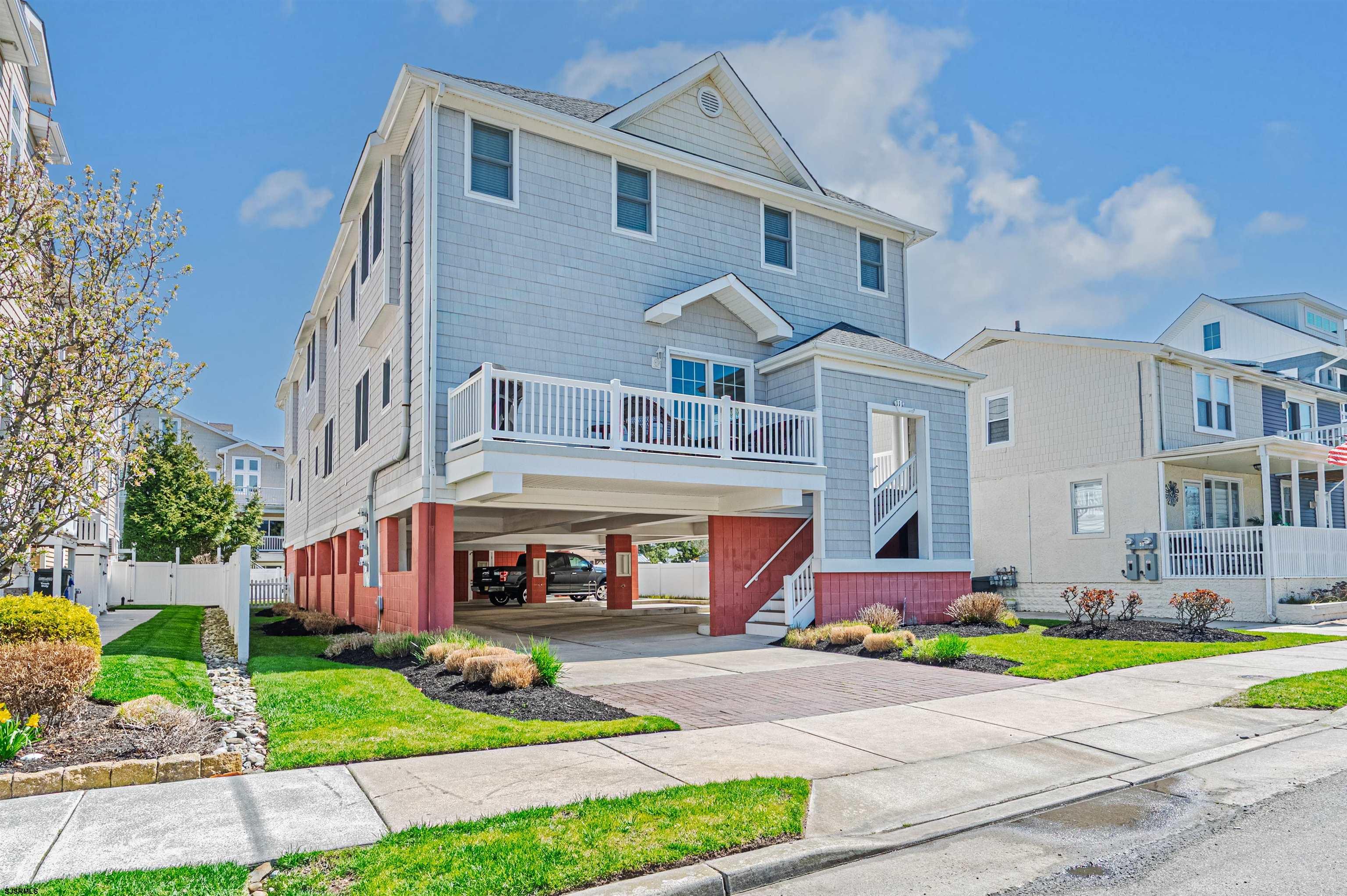 111 N Madison Unit: 2