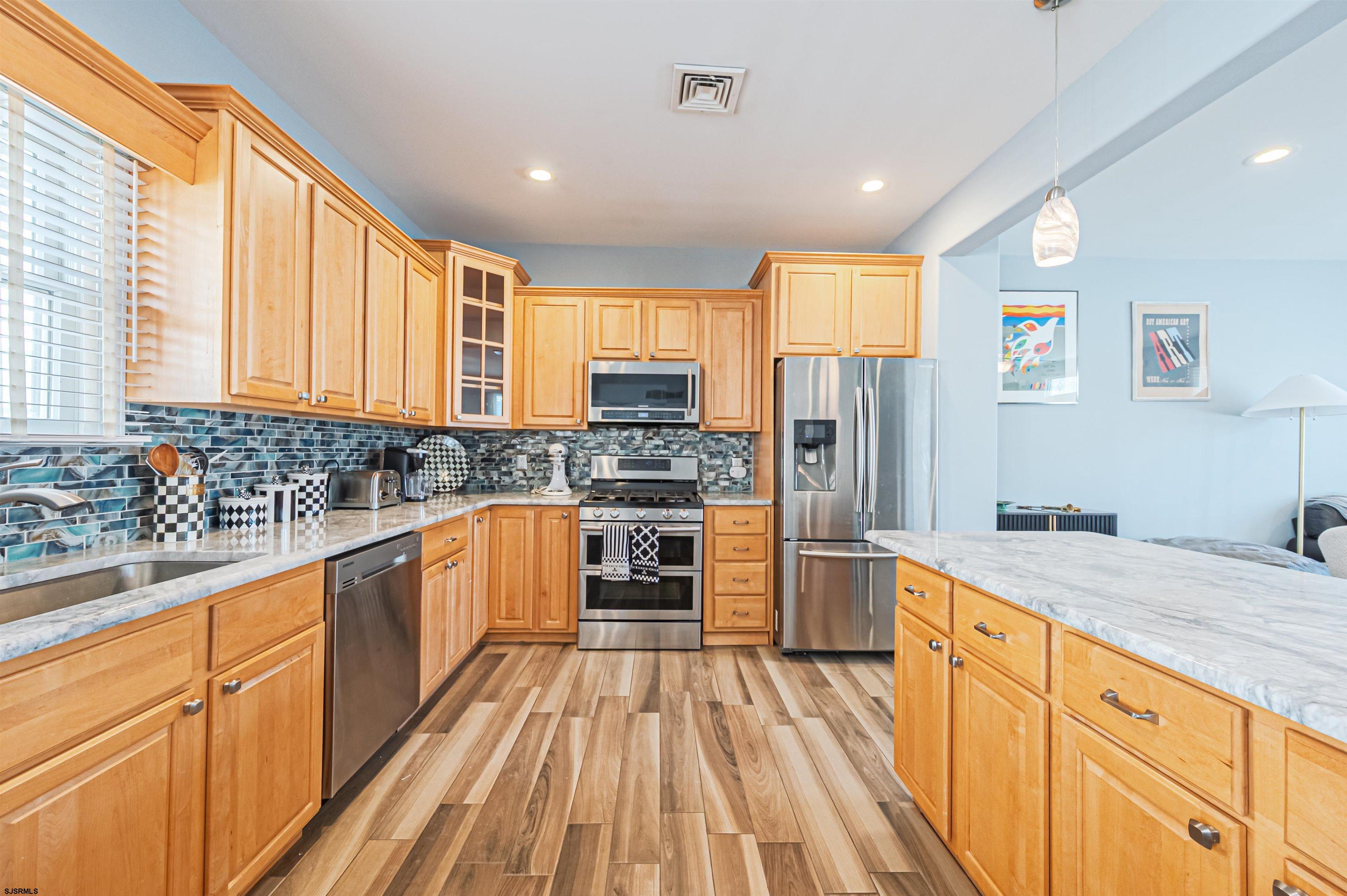 111 N Madison Unit: 2