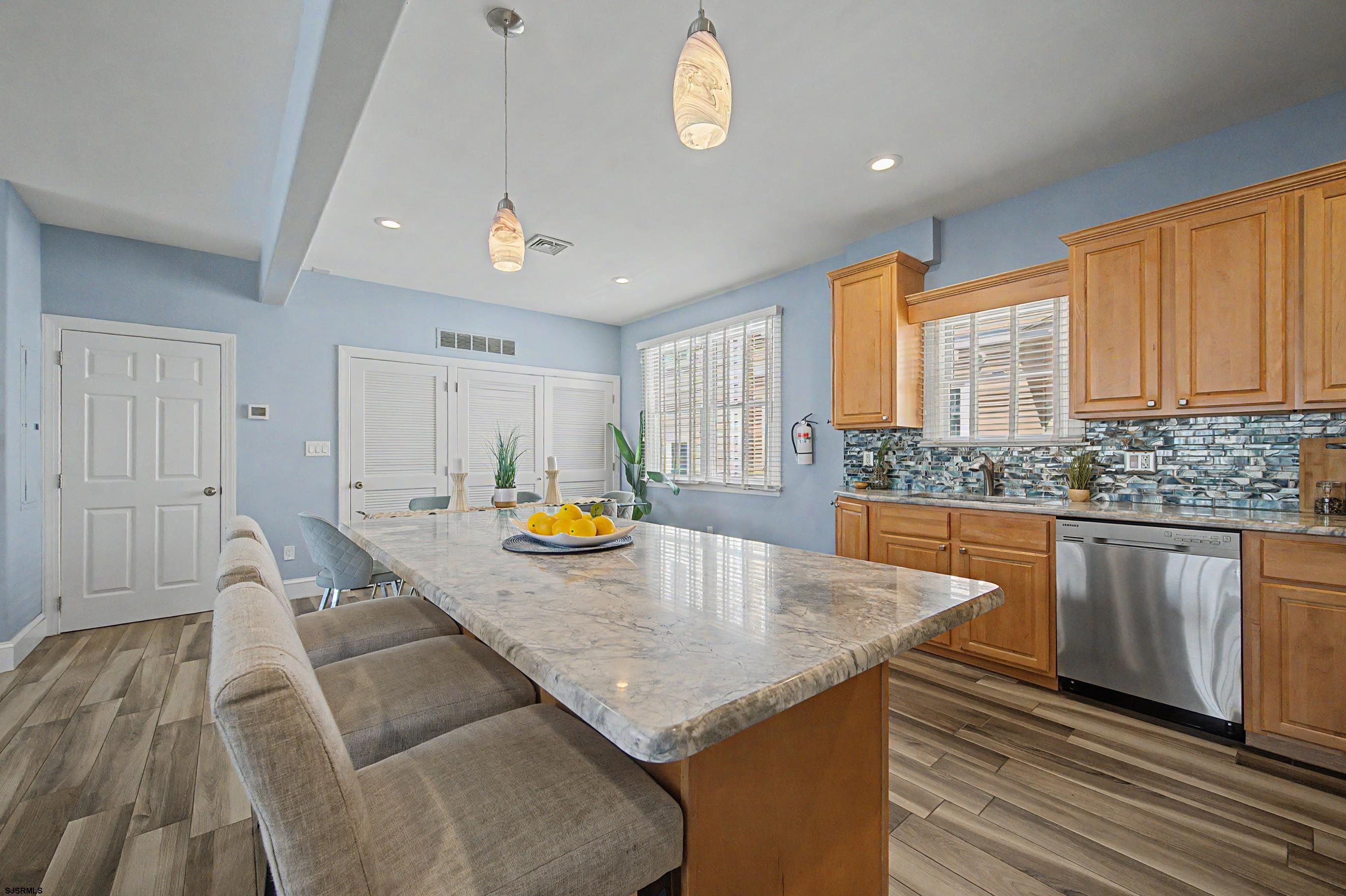 111 N Madison Unit: 2