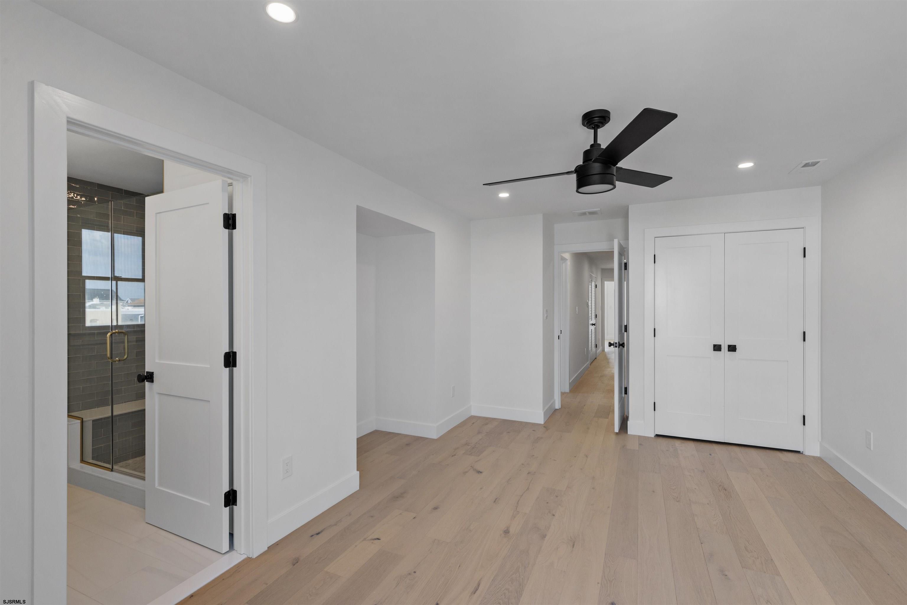 12 N Newport Ave
