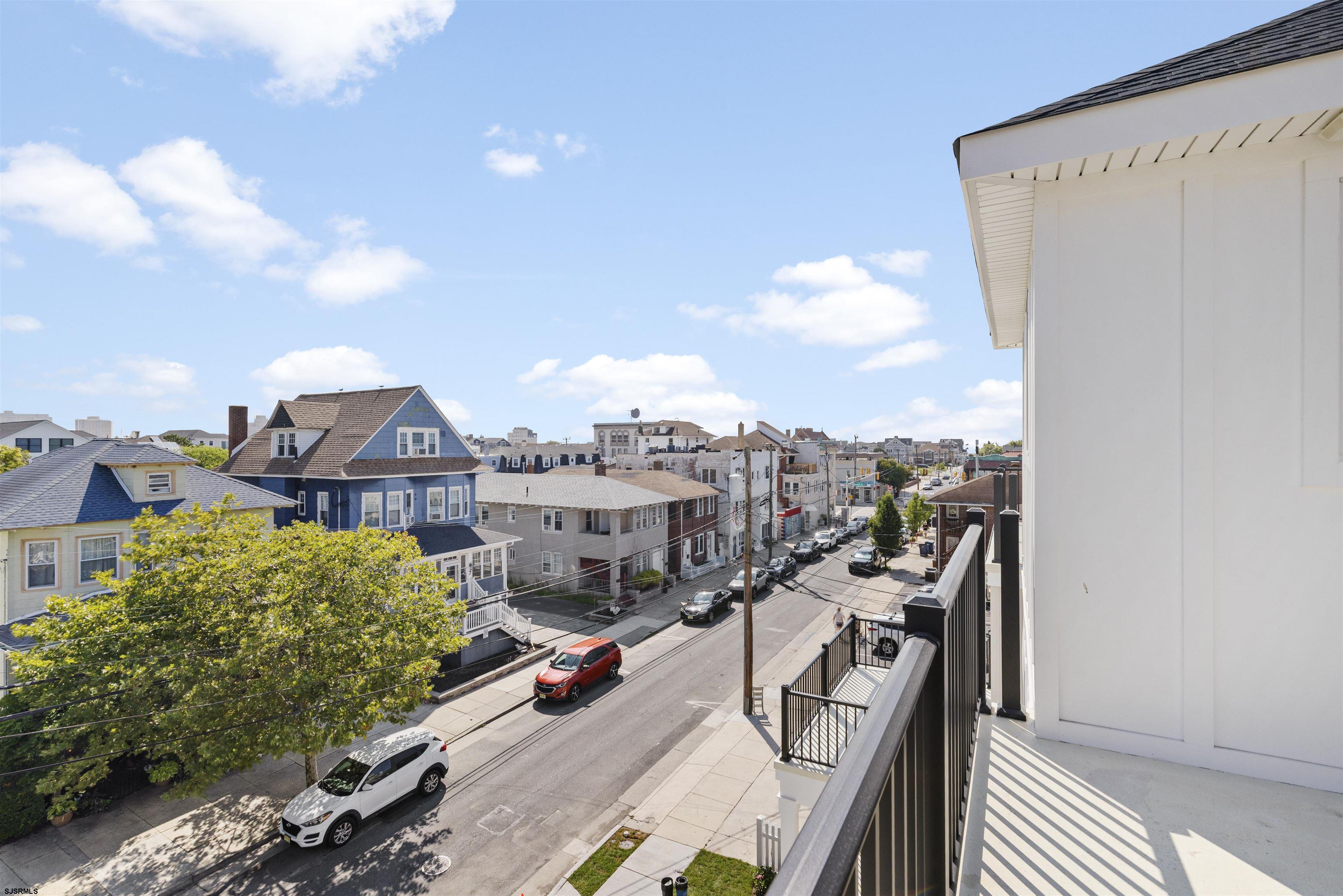 12 N Newport Ave