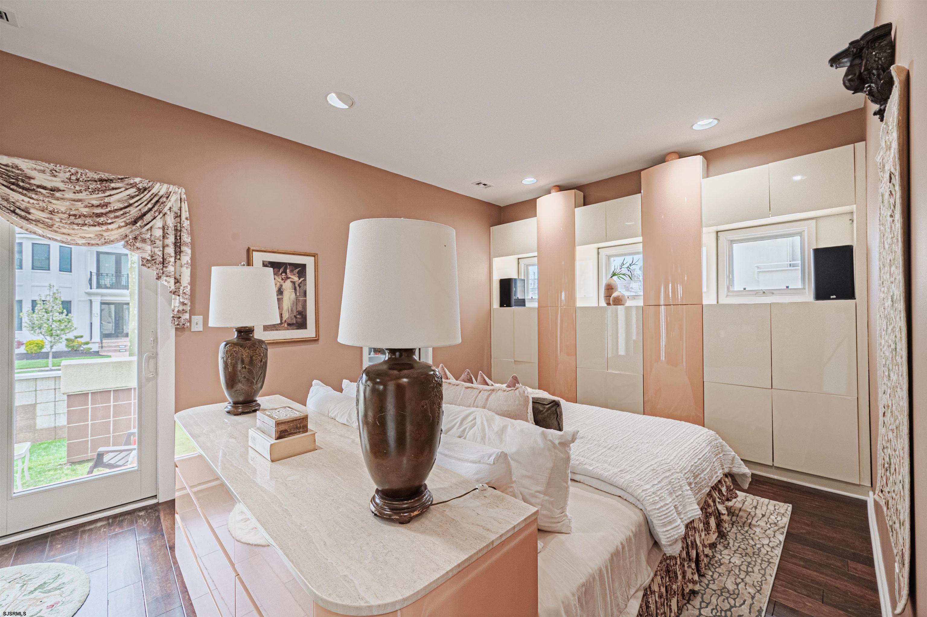 7701 Atlantic Ave Unit: 21