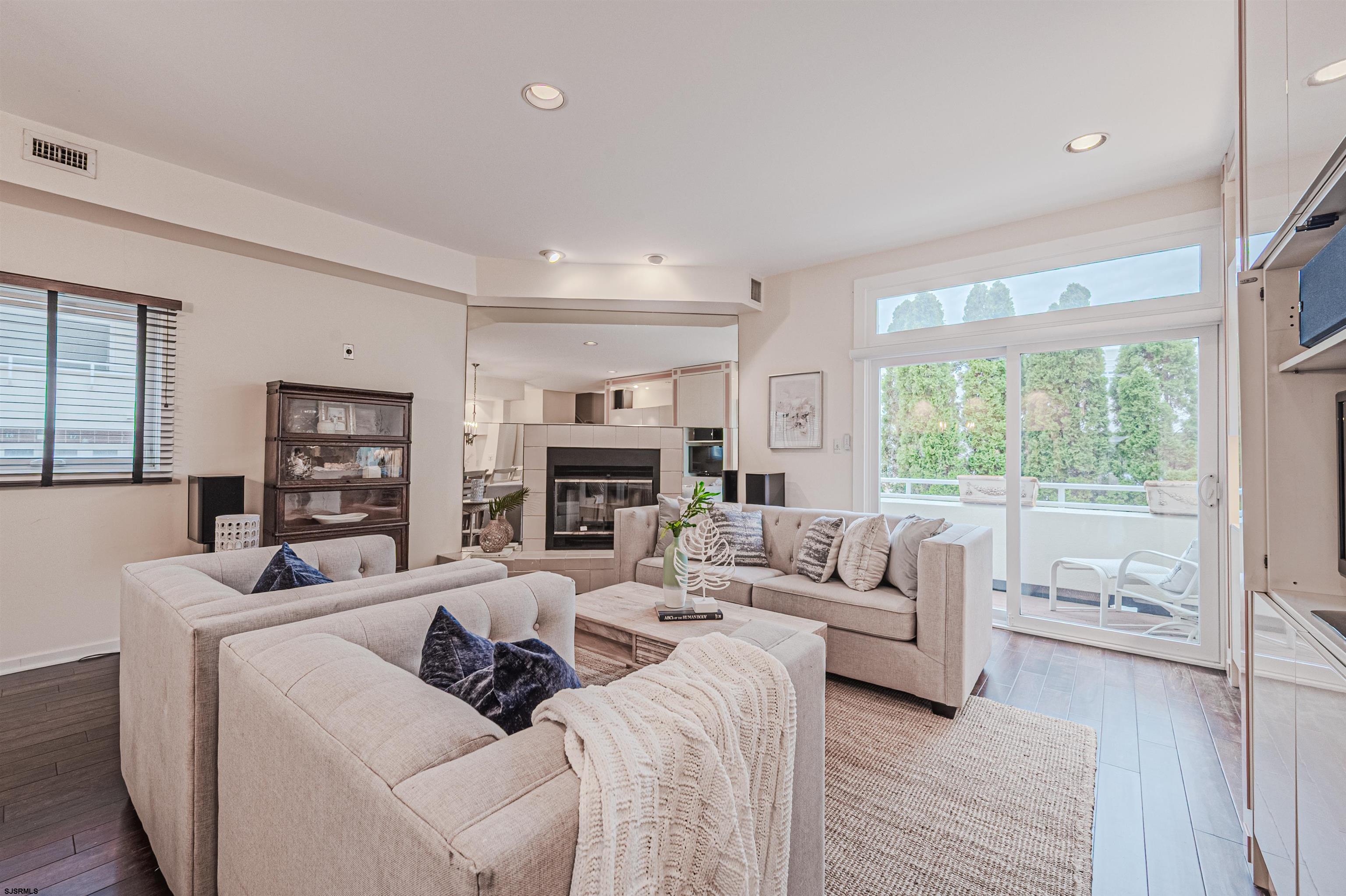 7701 Atlantic Ave Unit: 21