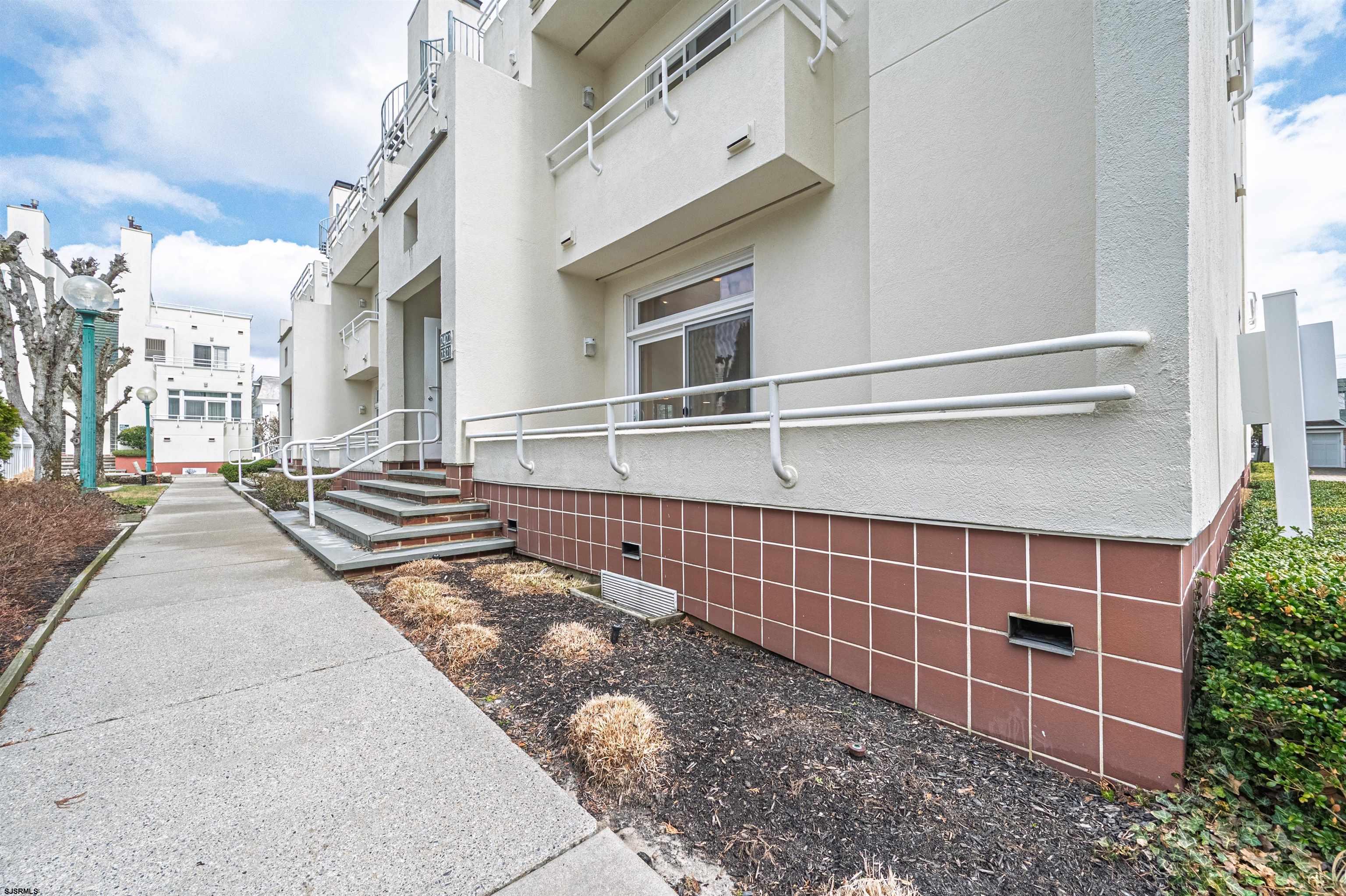 7701 Atlantic Ave Unit: 21