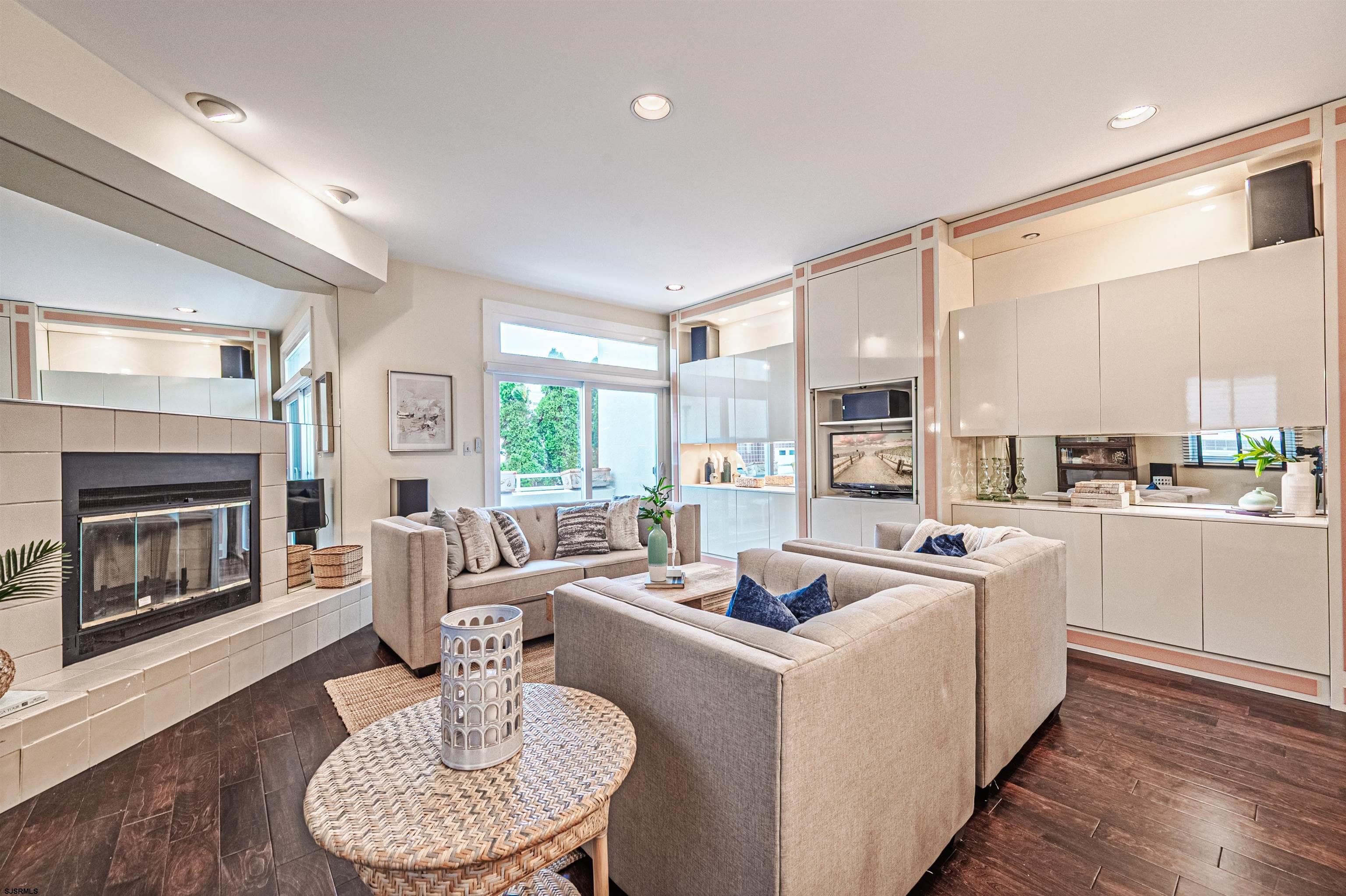 7701 Atlantic Ave Unit: 21