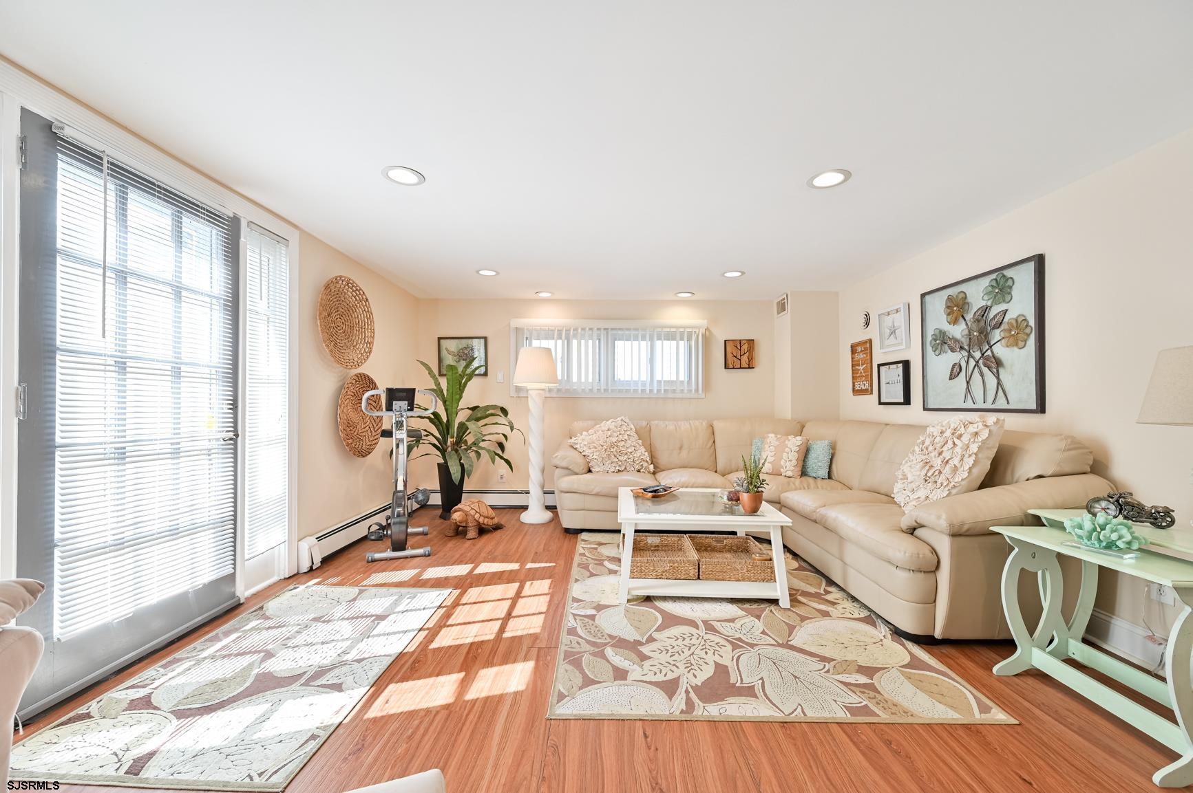 100 N Argyle Ave