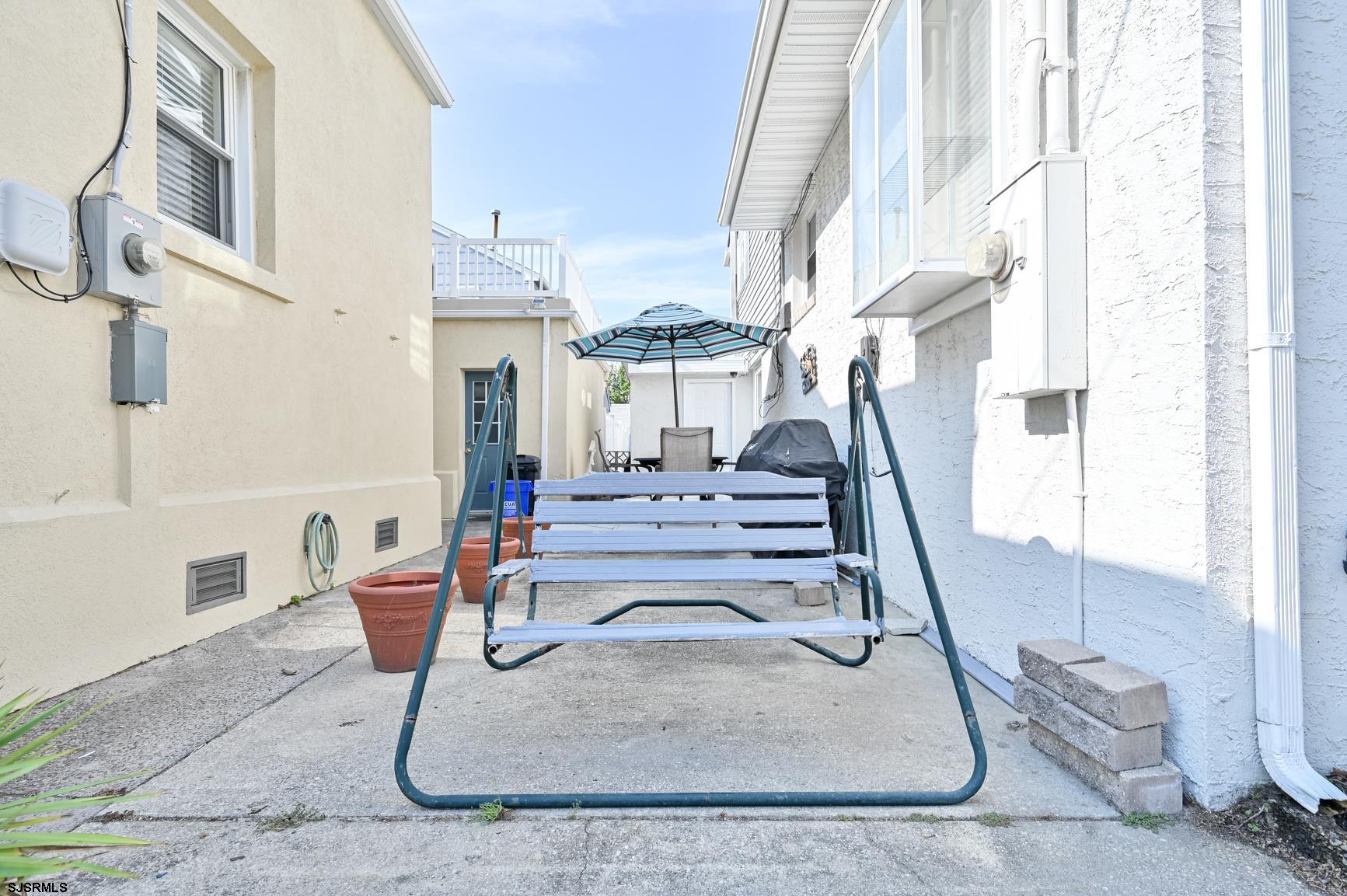 100 N Argyle Ave