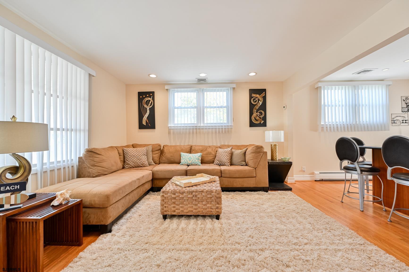 100 N Argyle Ave