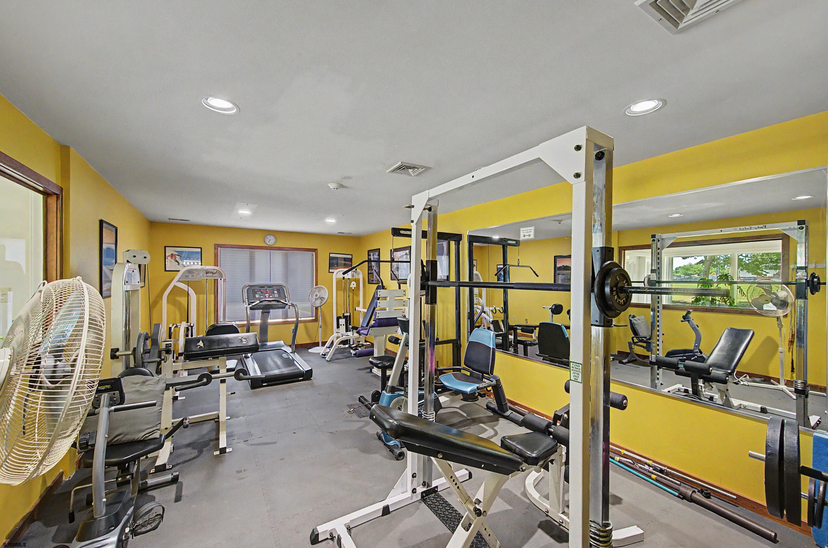 1105 Dolphin Ave Unit: 1105