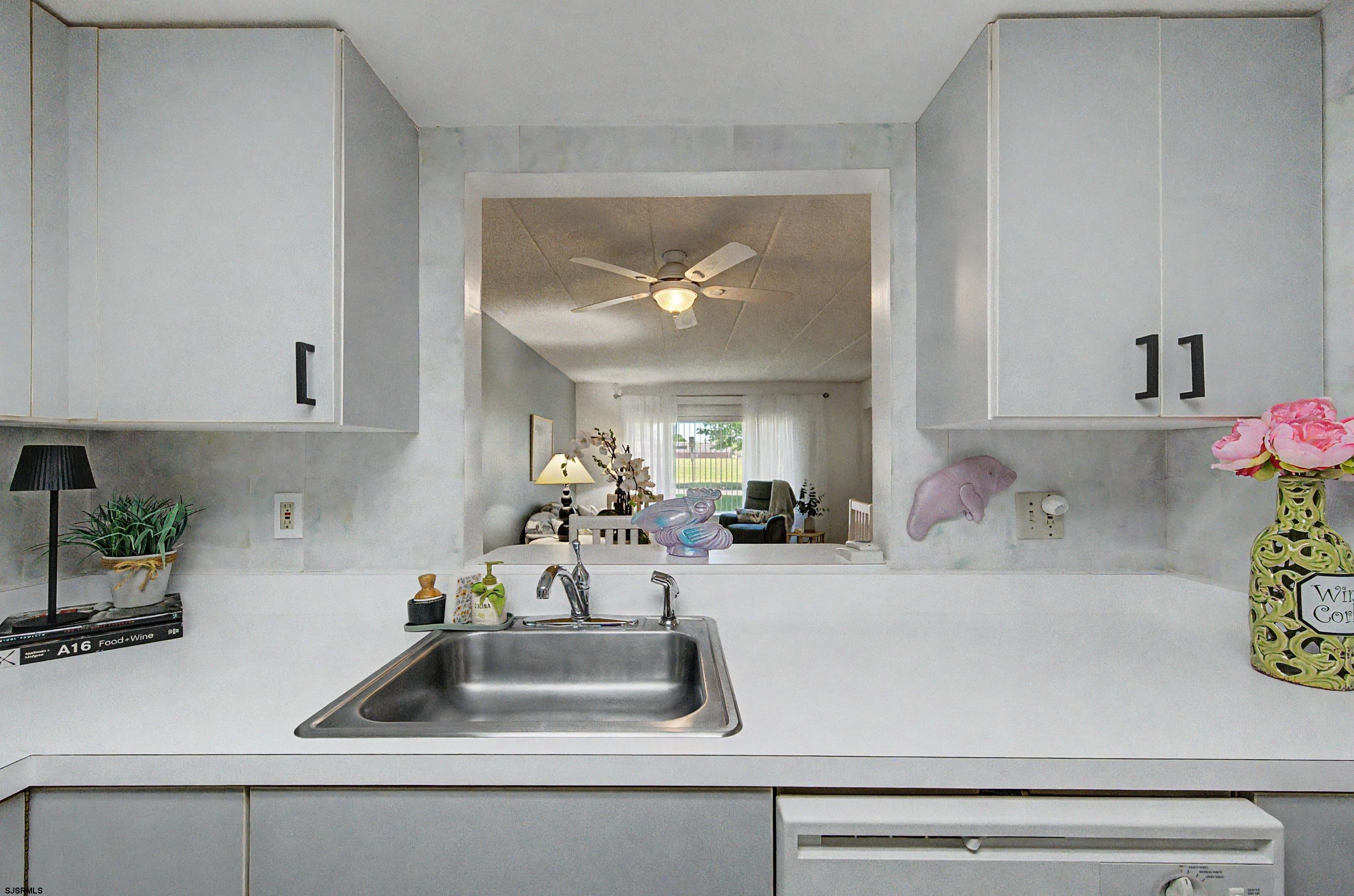 1105 Dolphin Ave Unit: 1105