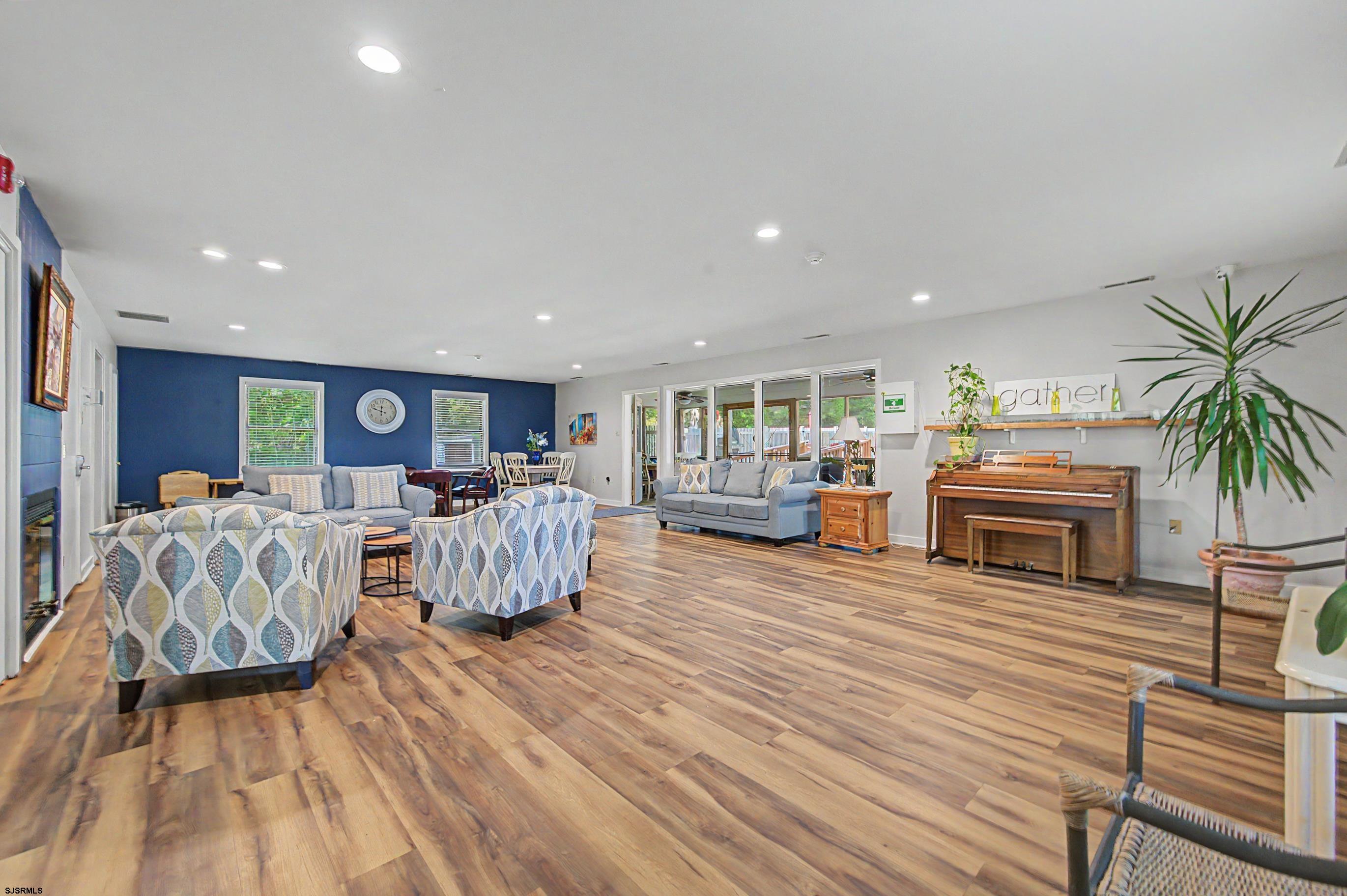 1105 Dolphin Ave Unit: 1105