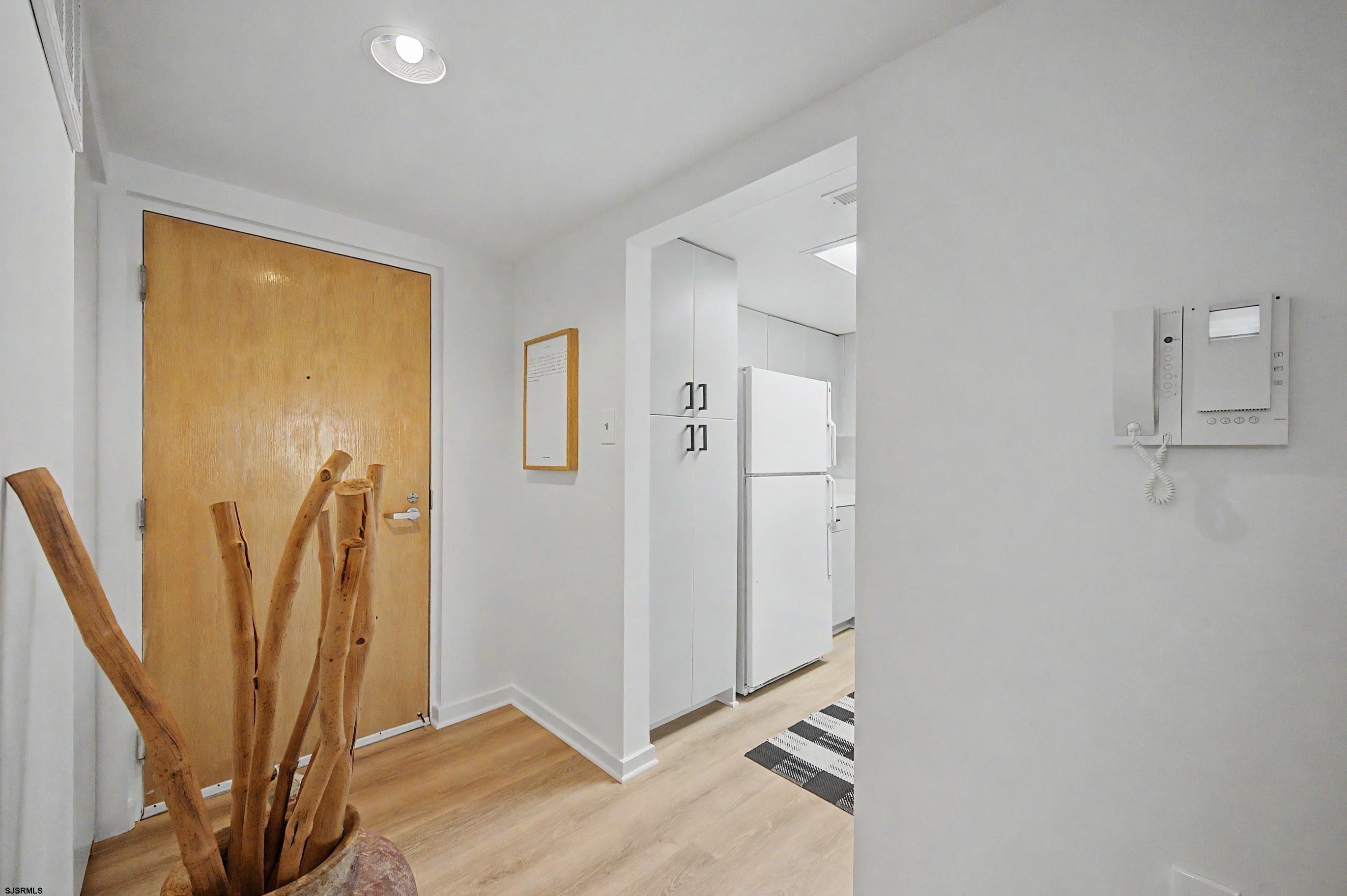 1105 Dolphin Ave Unit: 1105