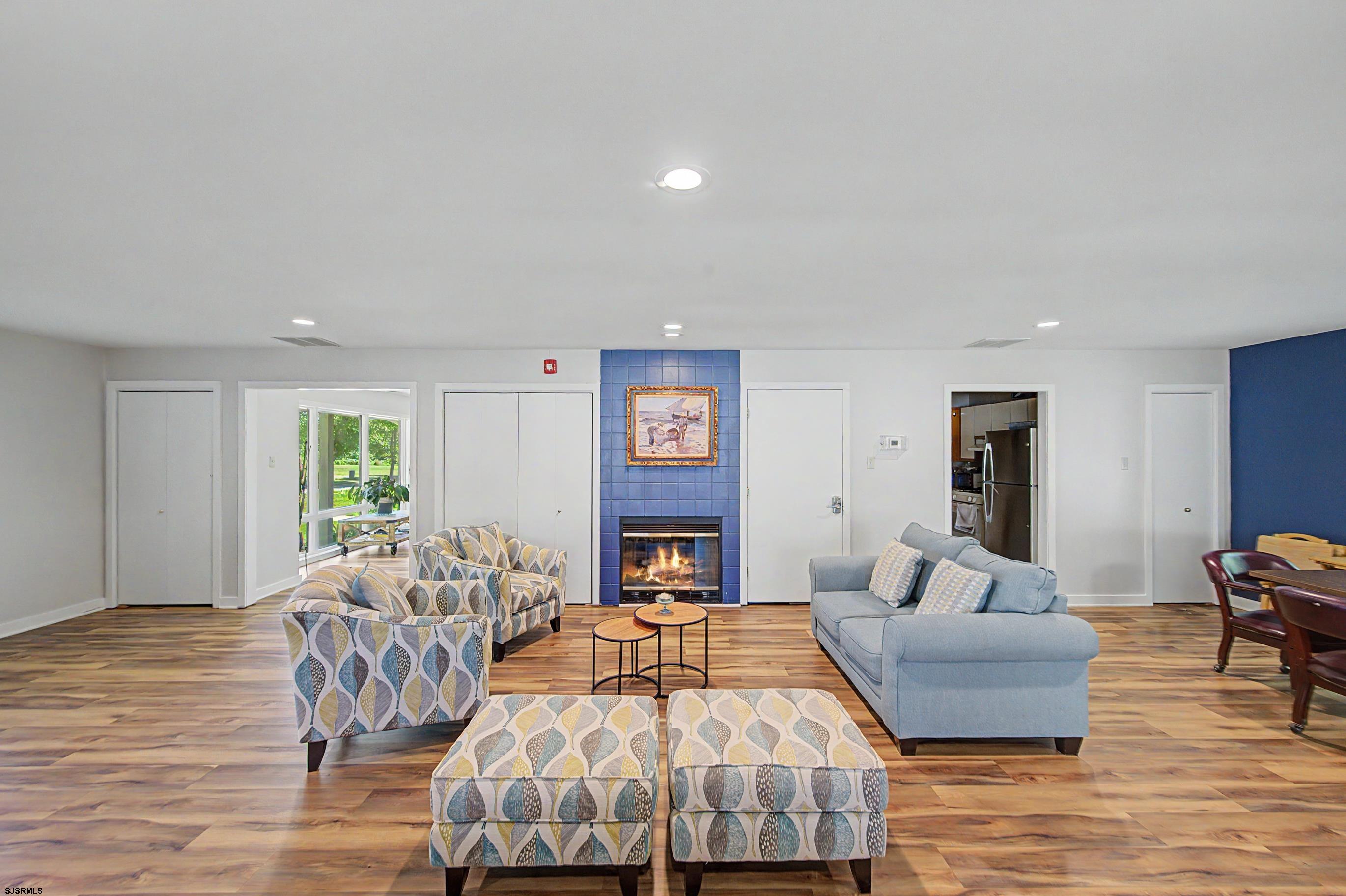 1105 Dolphin Ave Unit: 1105