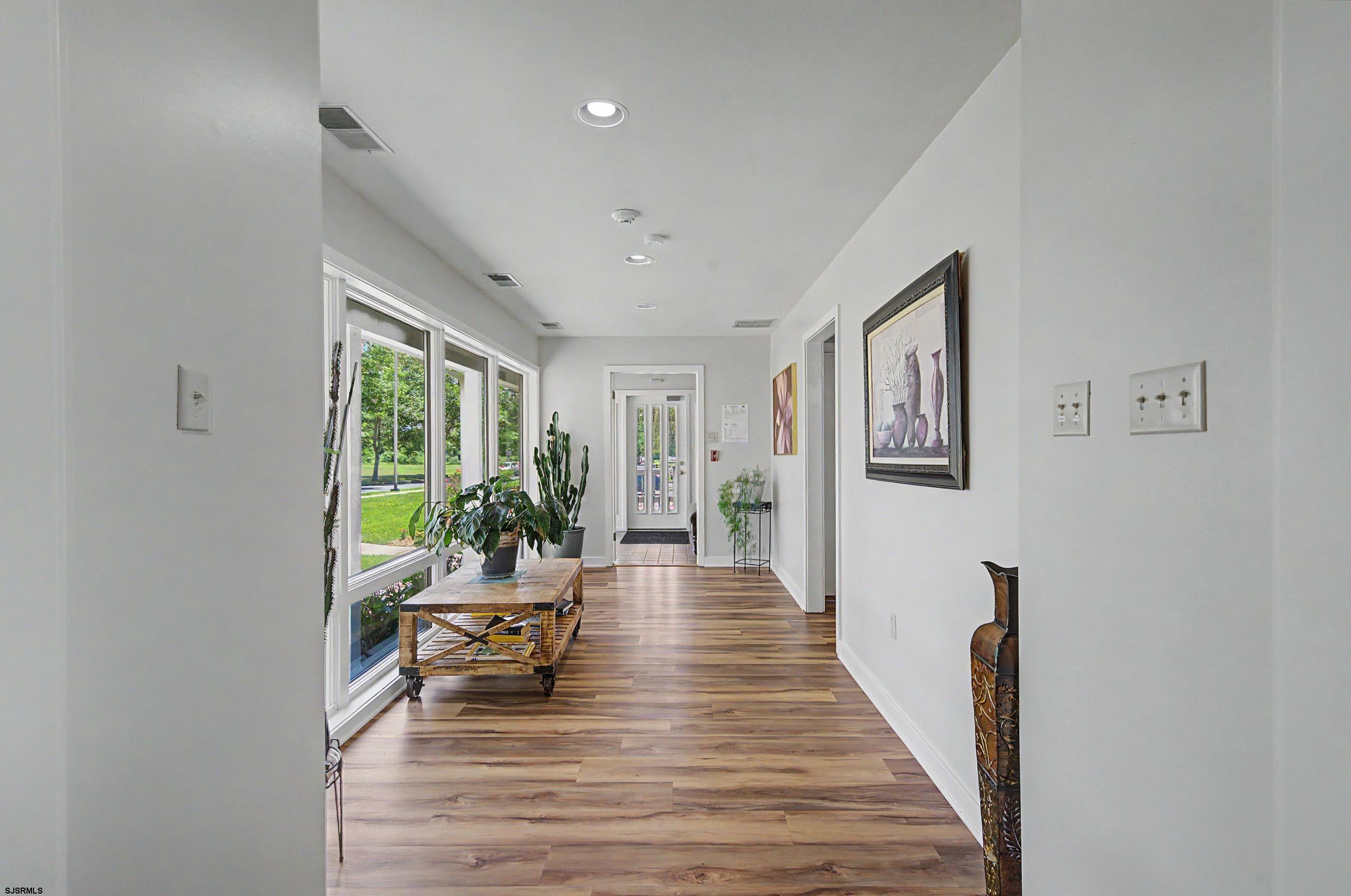1105 Dolphin Ave Unit: 1105