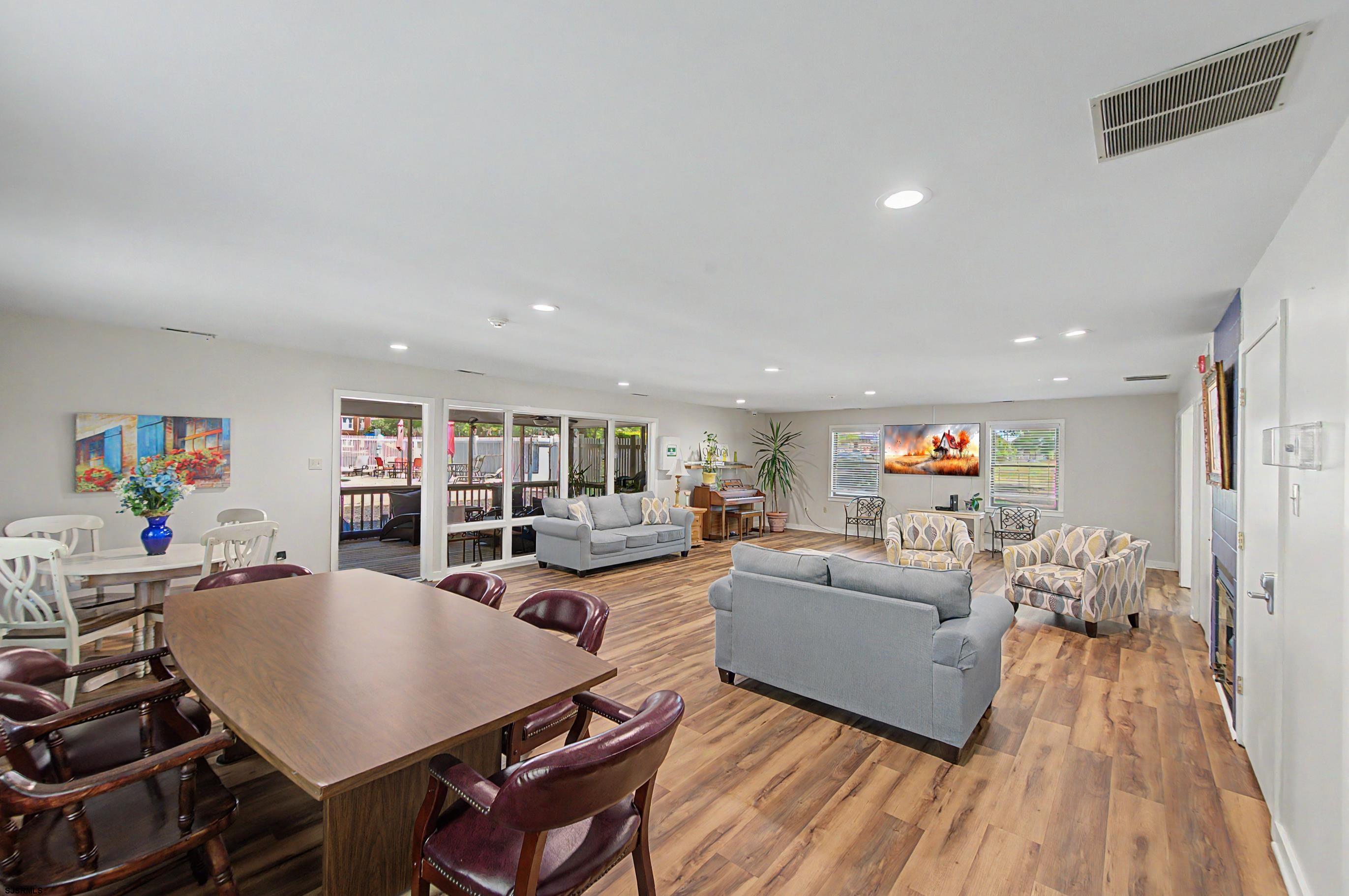 1105 Dolphin Ave Unit: 1105