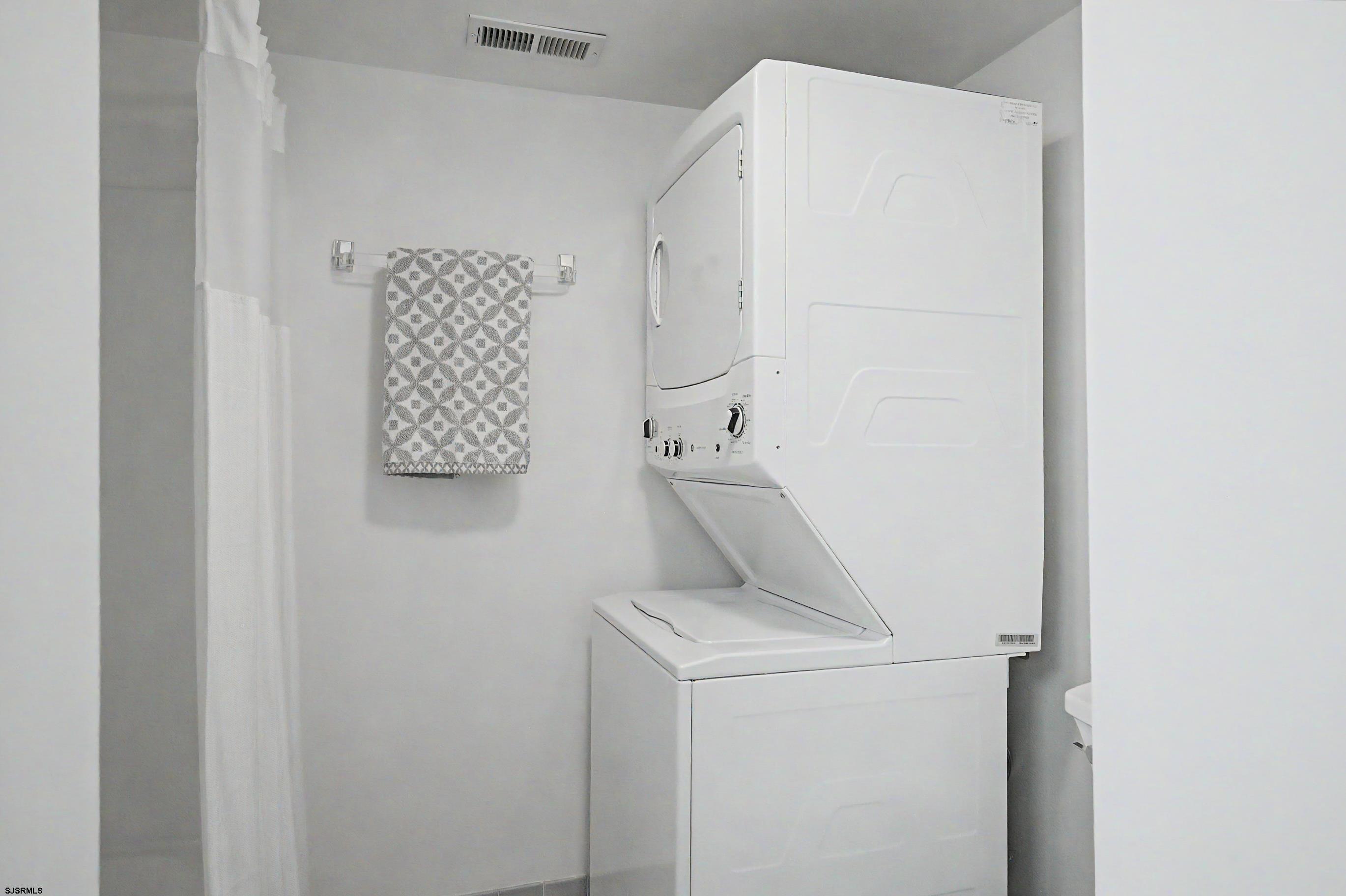 1105 Dolphin Ave Unit: 1105