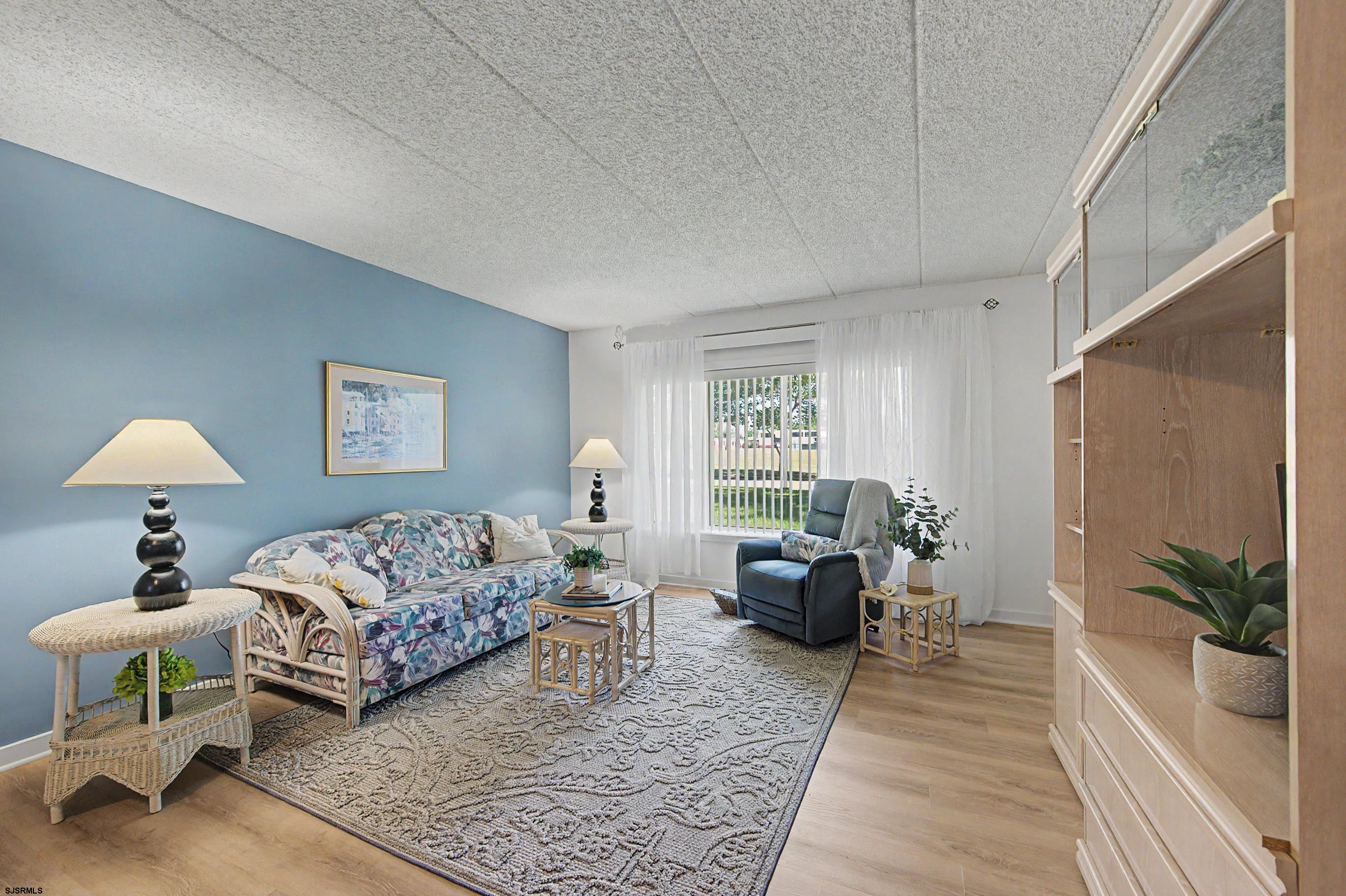 1105 Dolphin Ave Unit: 1105
