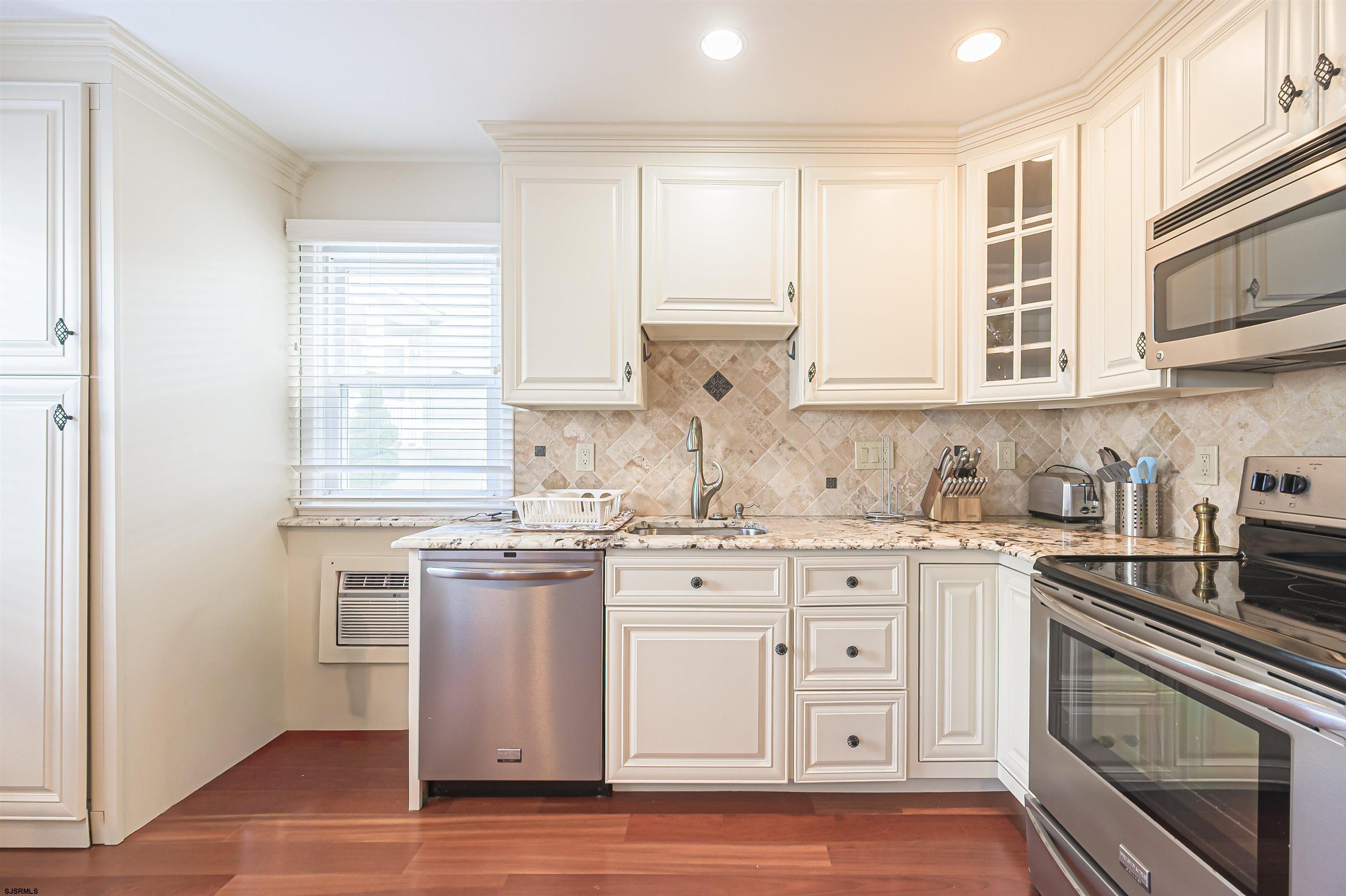 9506-7 Ventnor Ave Unit: 7
