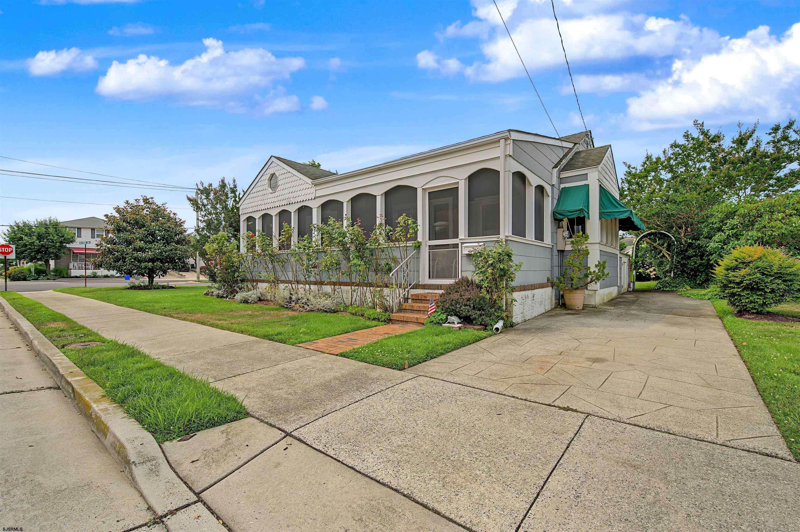 200 N Argyle Ave