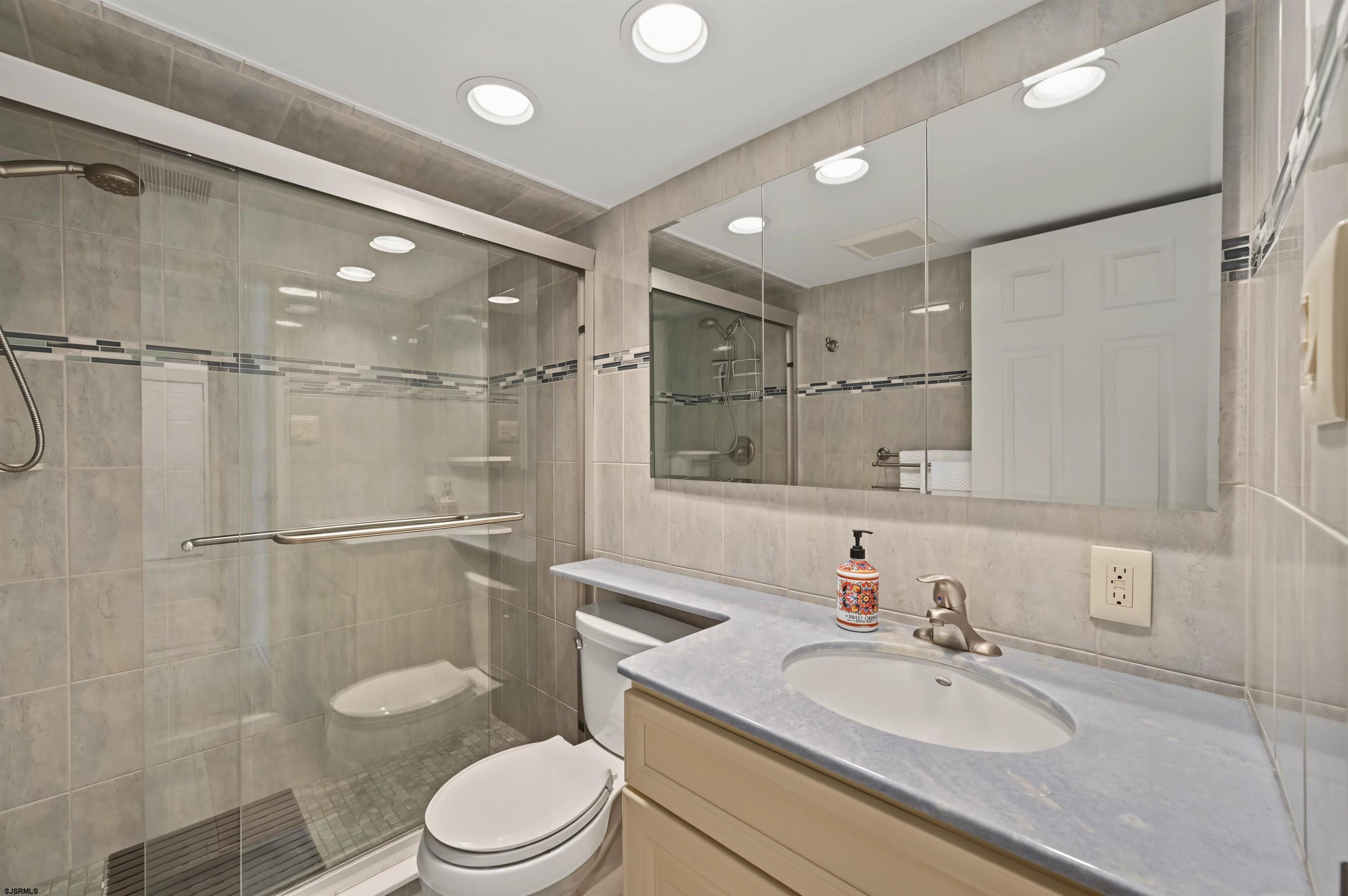 9600 Atlantic Ave Unit: 611