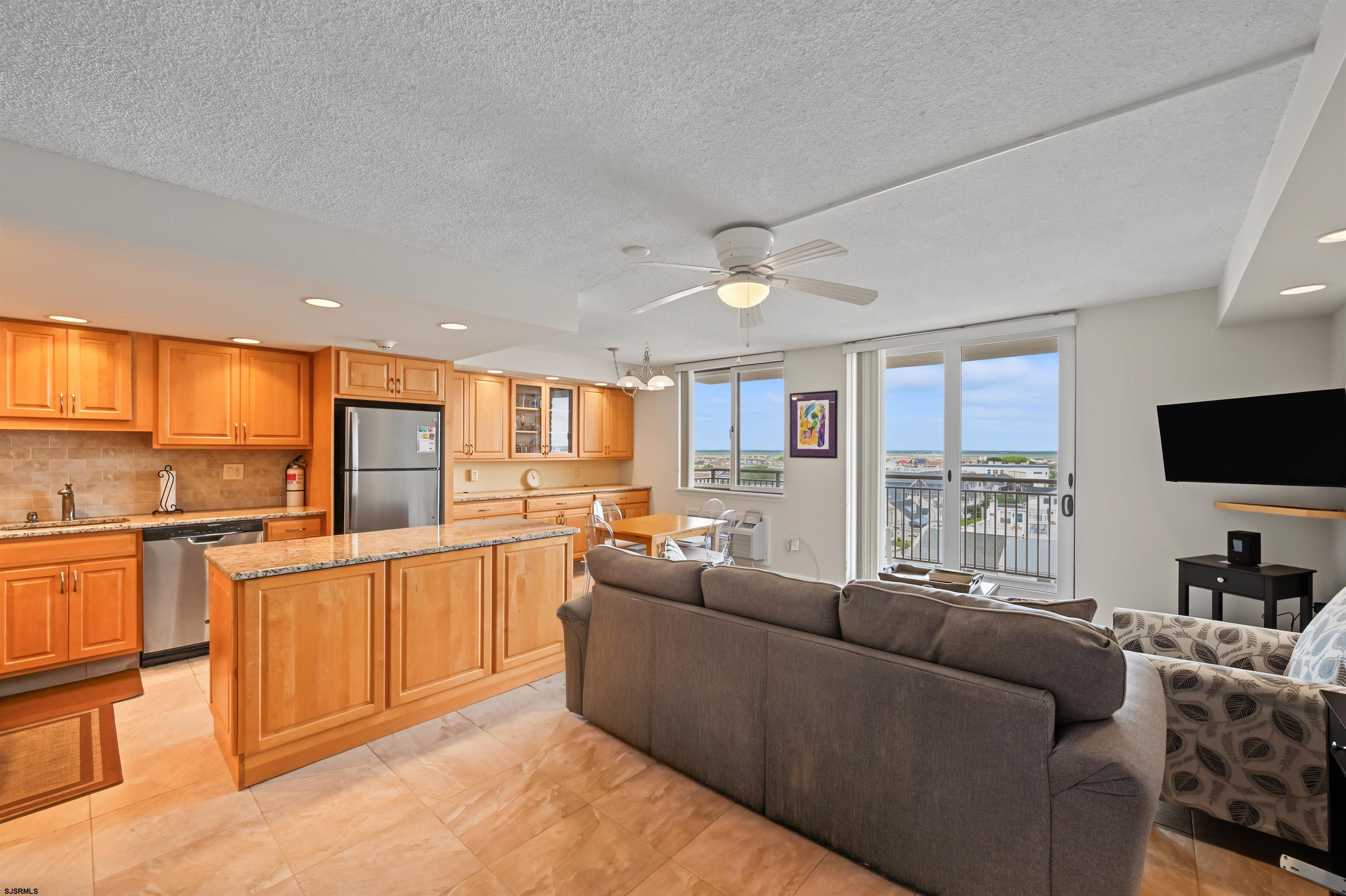 9600 Atlantic Ave Unit: 611