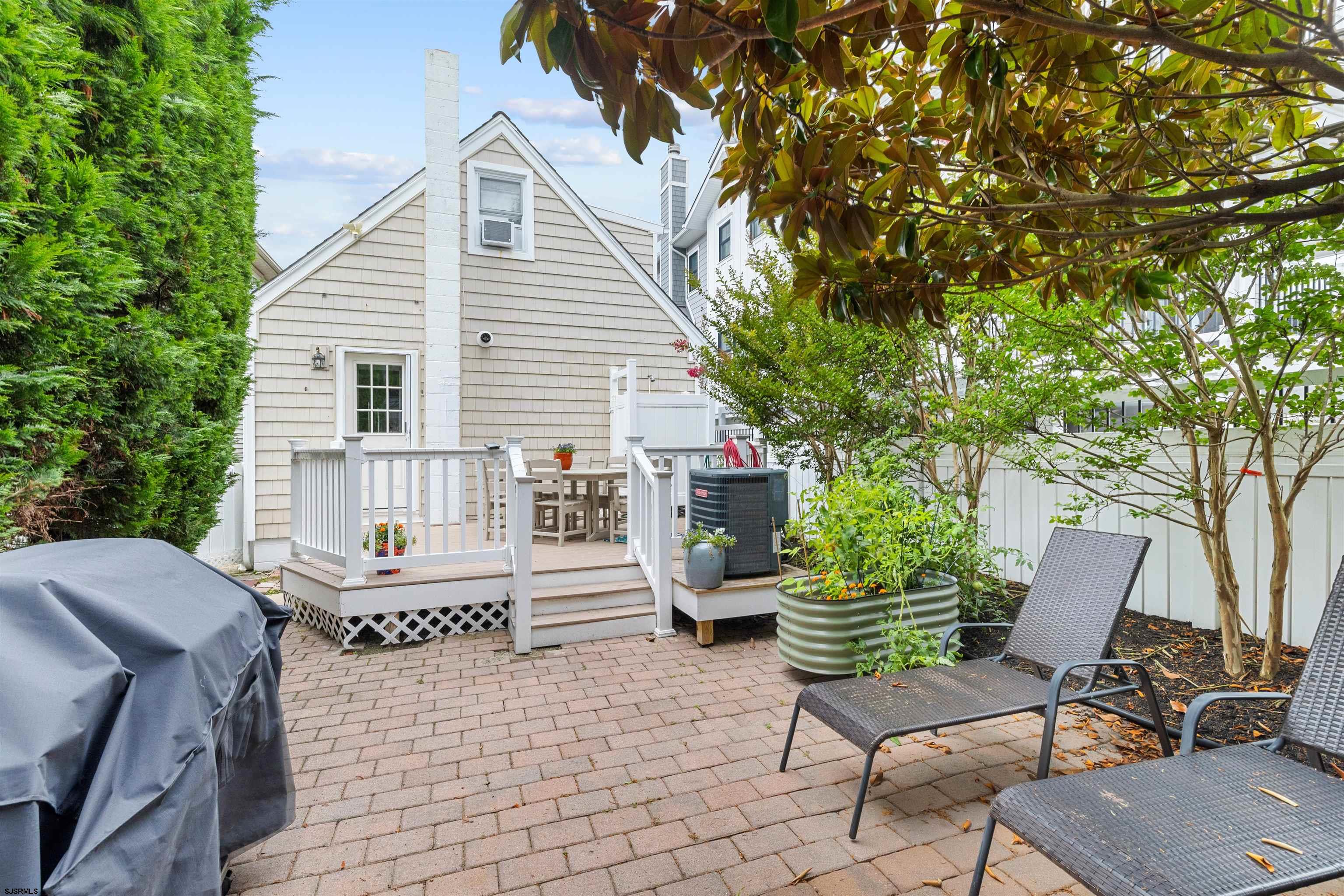 29 N Frontenac Ave