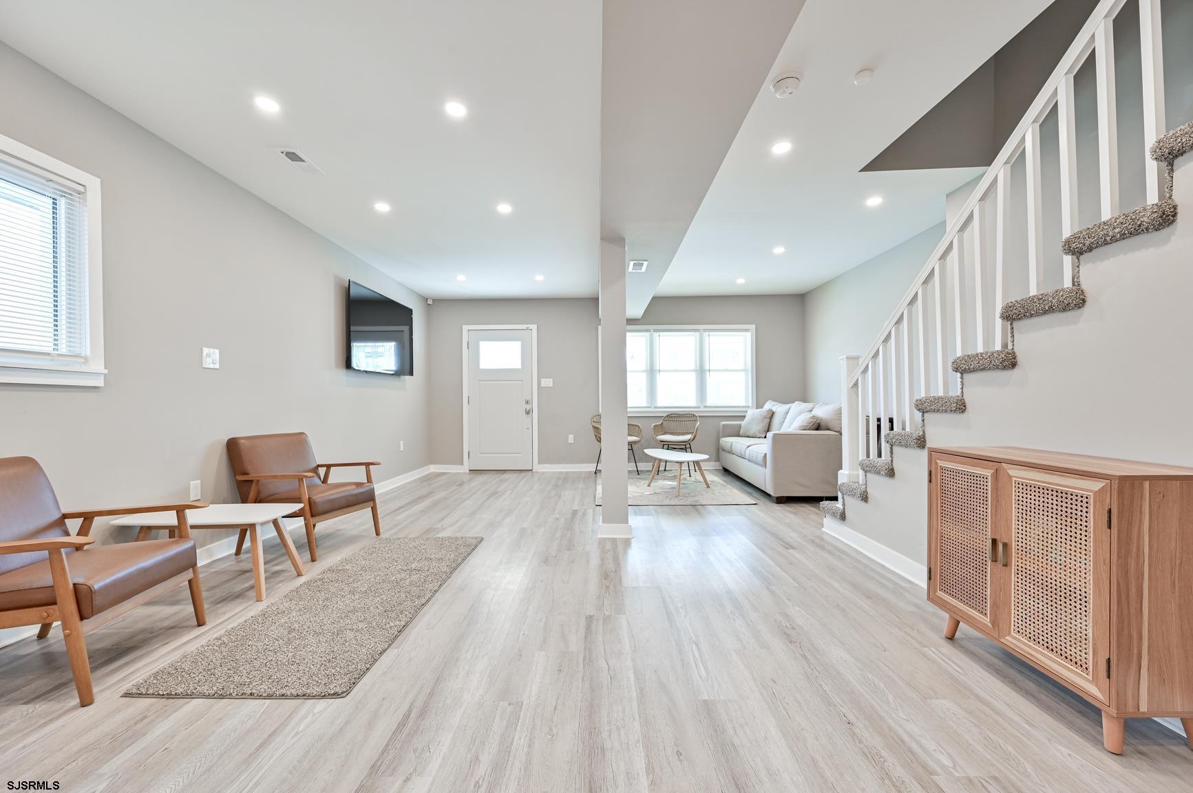 203 N Somerset Ave