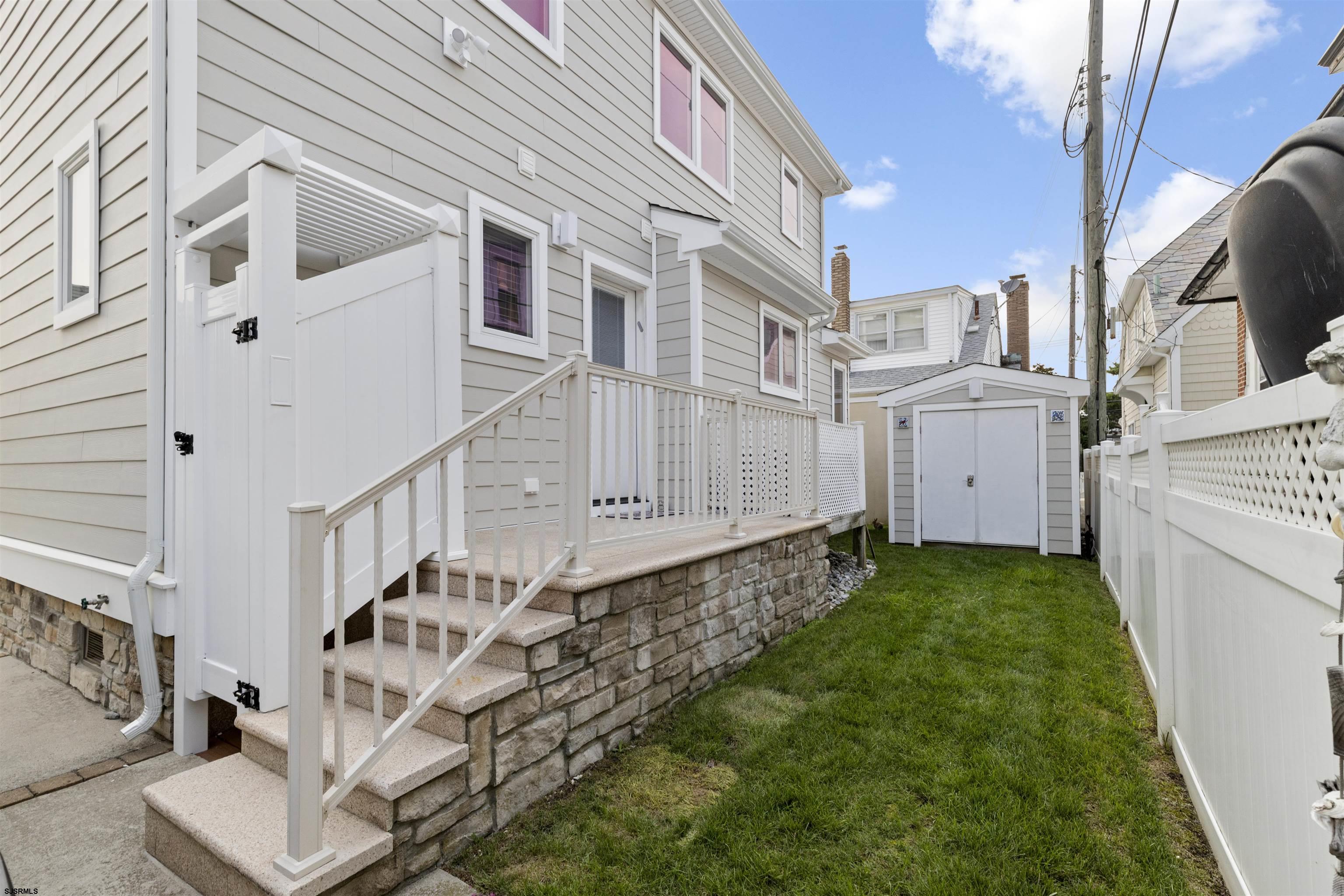 103 S Andover Ave