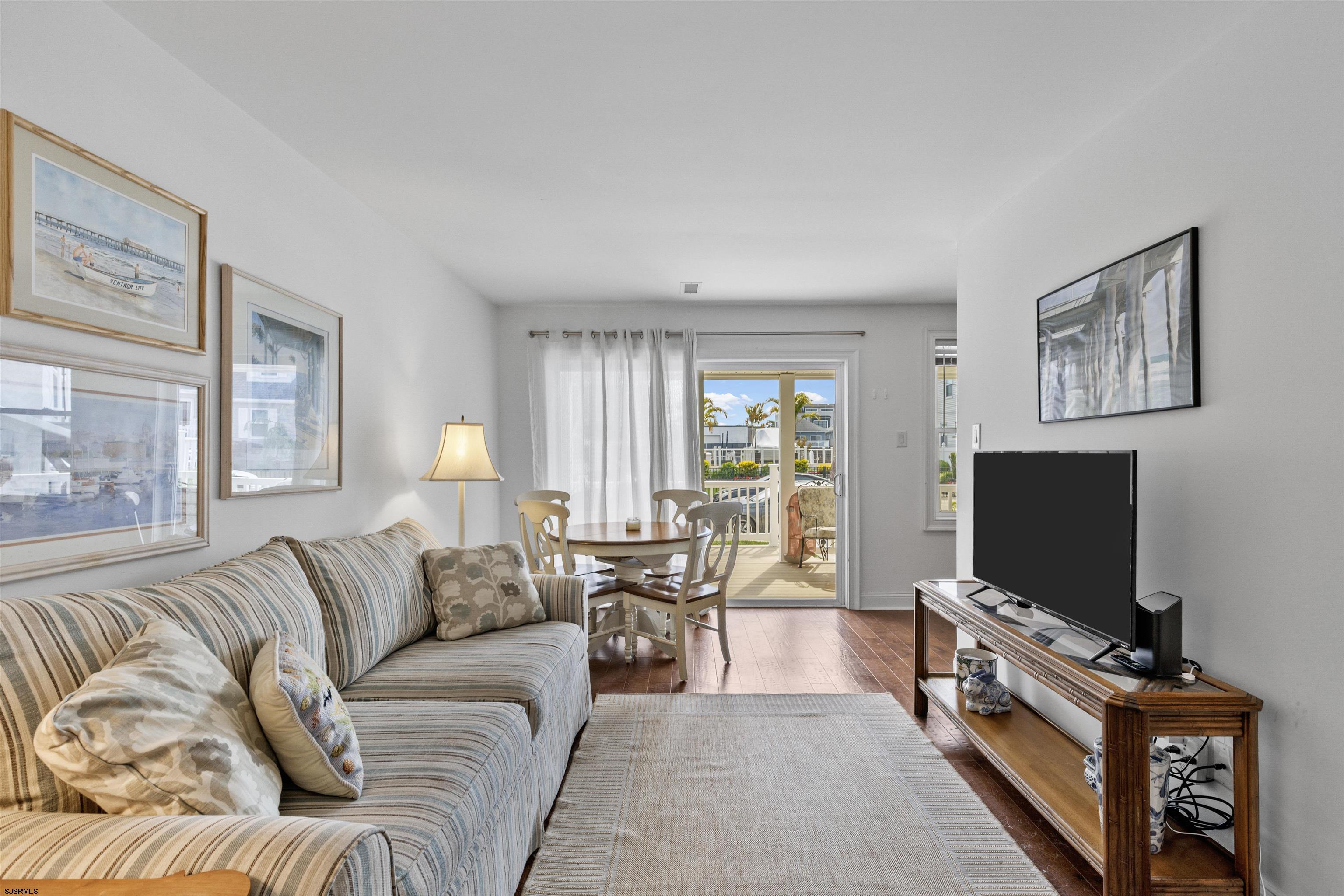 113 N Derby Ave