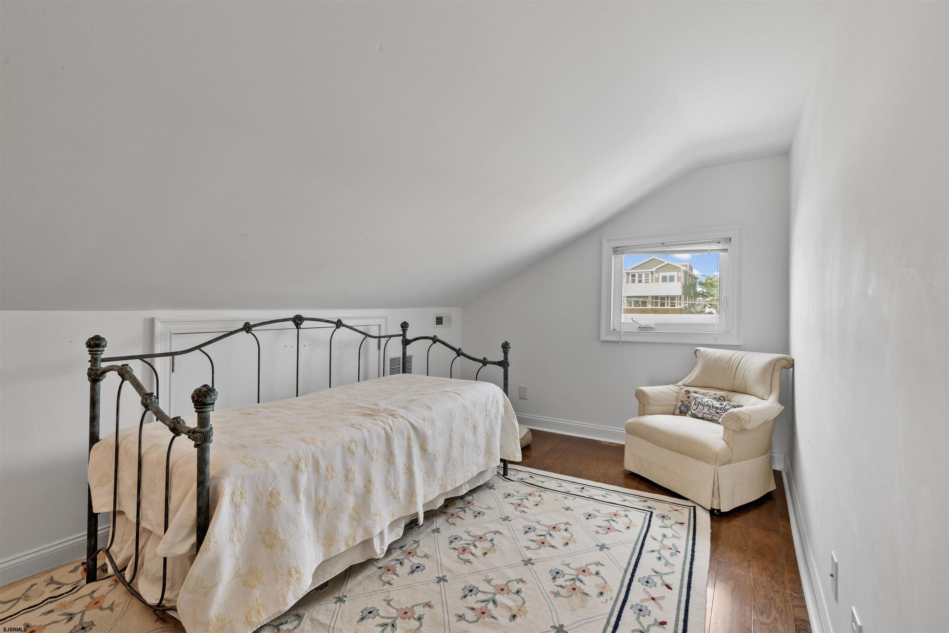 113 N Derby Ave