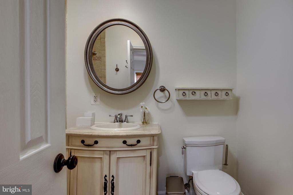 1513 CONSTITUTION AVE NE #2