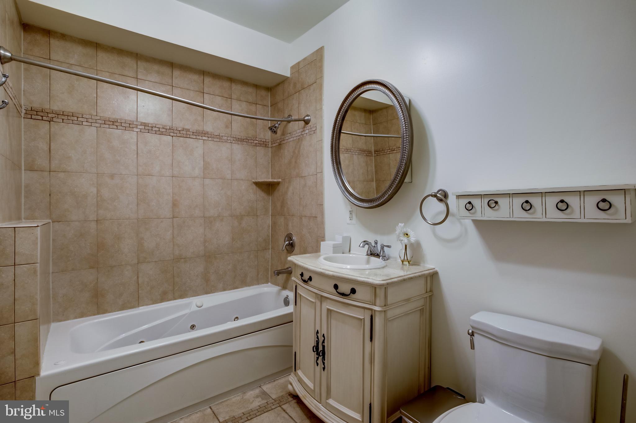 1513 CONSTITUTION AVE NE #2