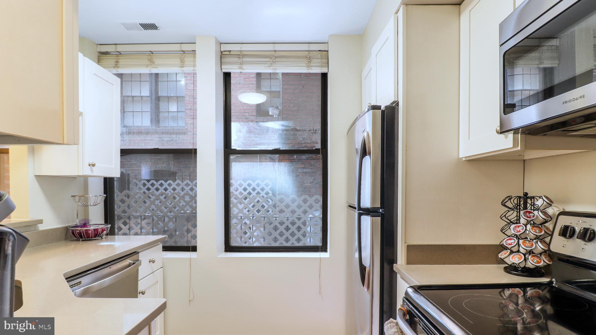 1812 VERNON ST NW #1