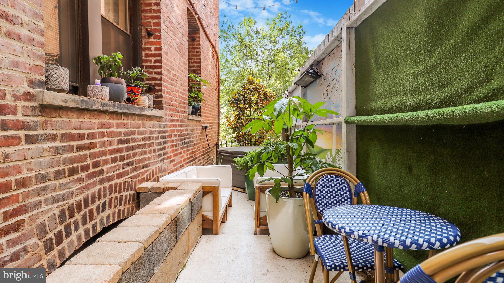 1812 VERNON ST NW #1