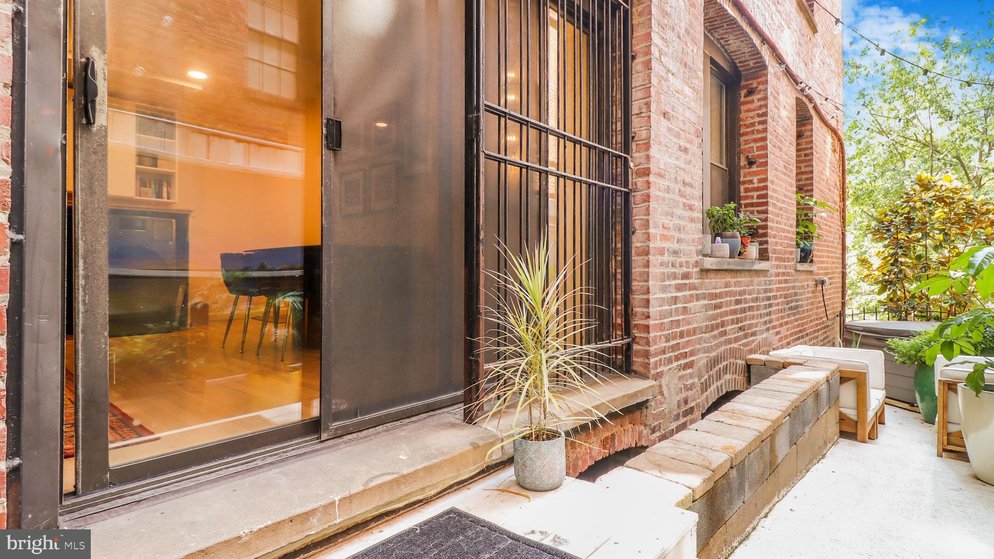 1812 VERNON ST NW #1