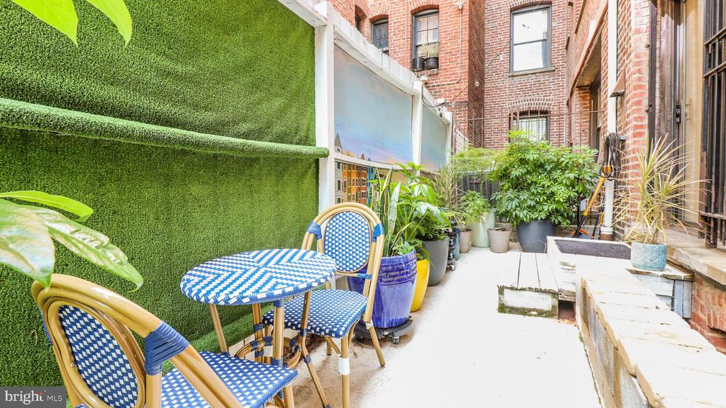 1812 VERNON ST NW #1