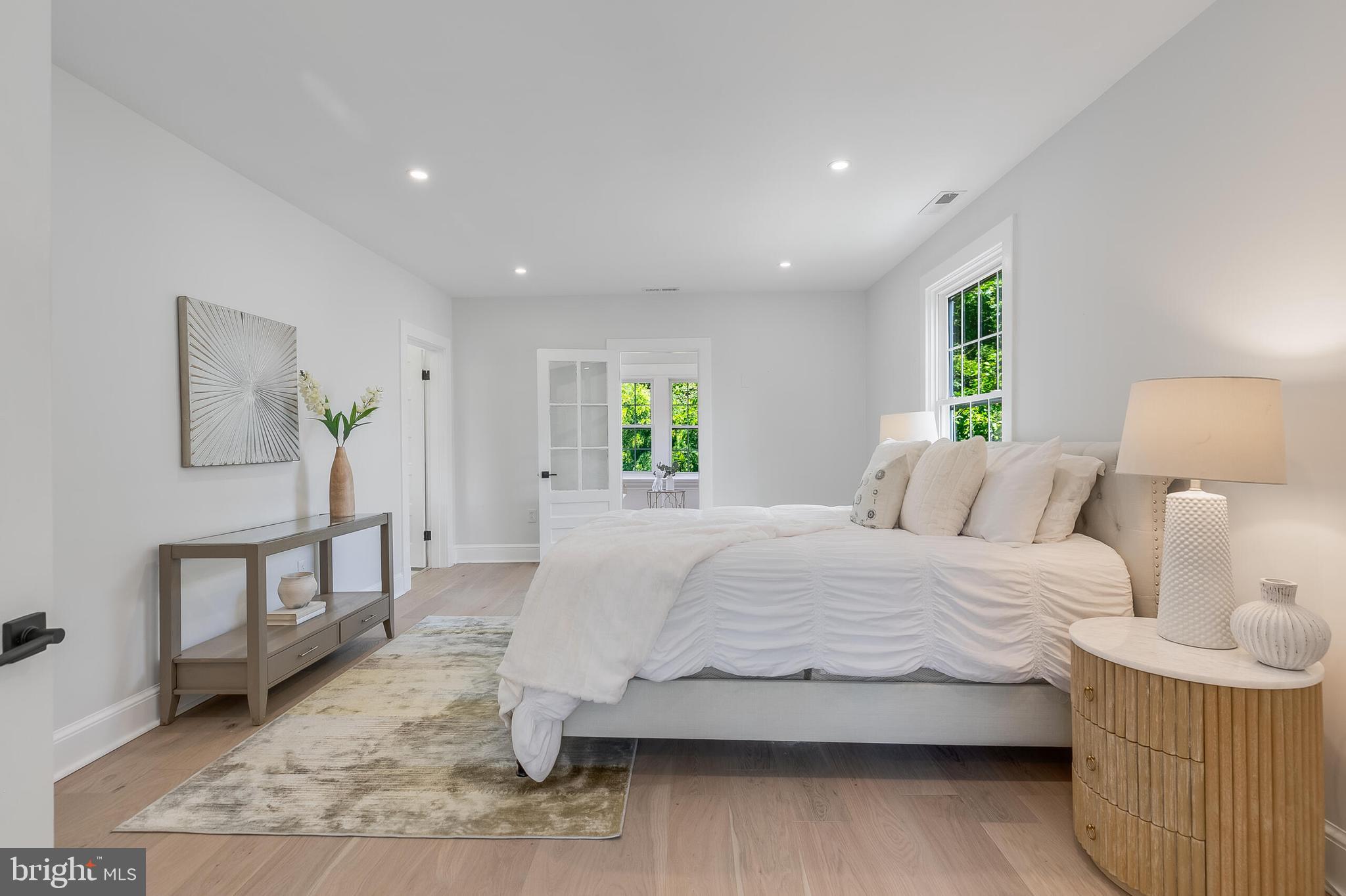 6818 Connecticut Ave