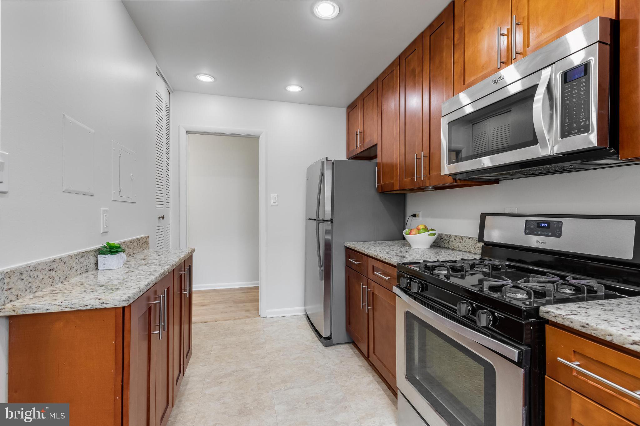 10636 MONTROSE AVENUE 101