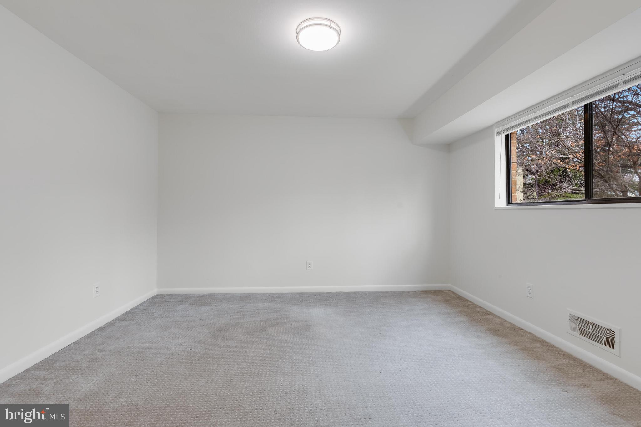 10636 MONTROSE AVENUE 101